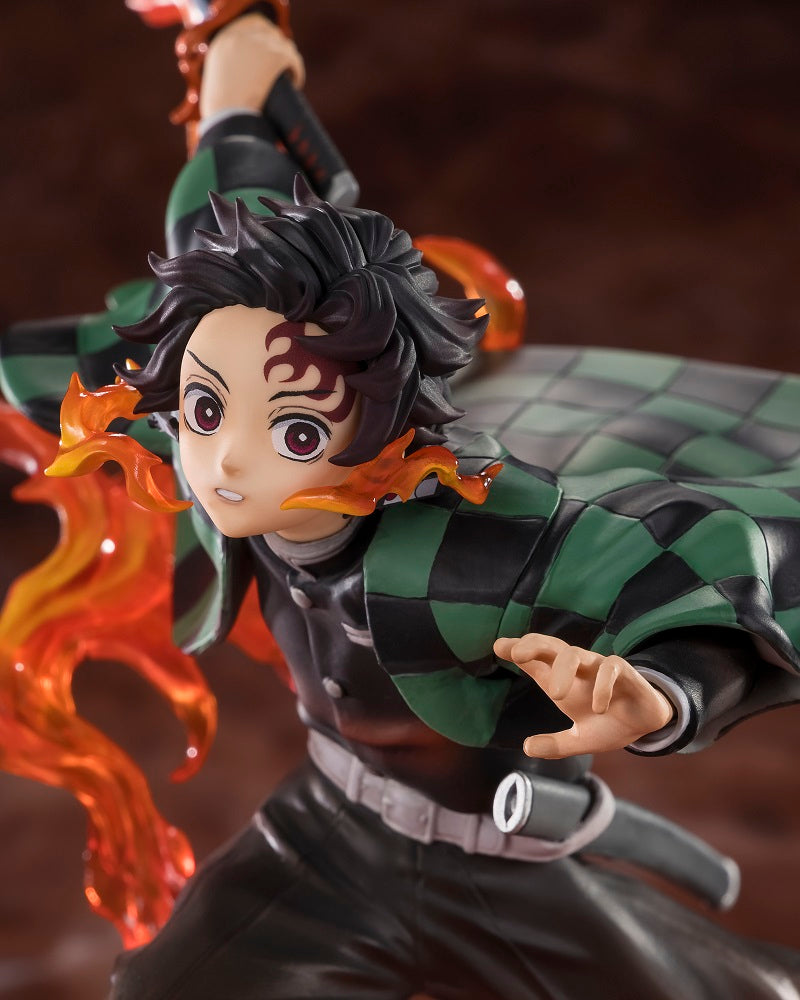 Figuarts Zero Demon Slayer: Kimetsu no Yaiba Tanjiro Kamado Statue with Kyojuro Rengoku's Sword Guard - Anime Collectible Figure for Display & Gift