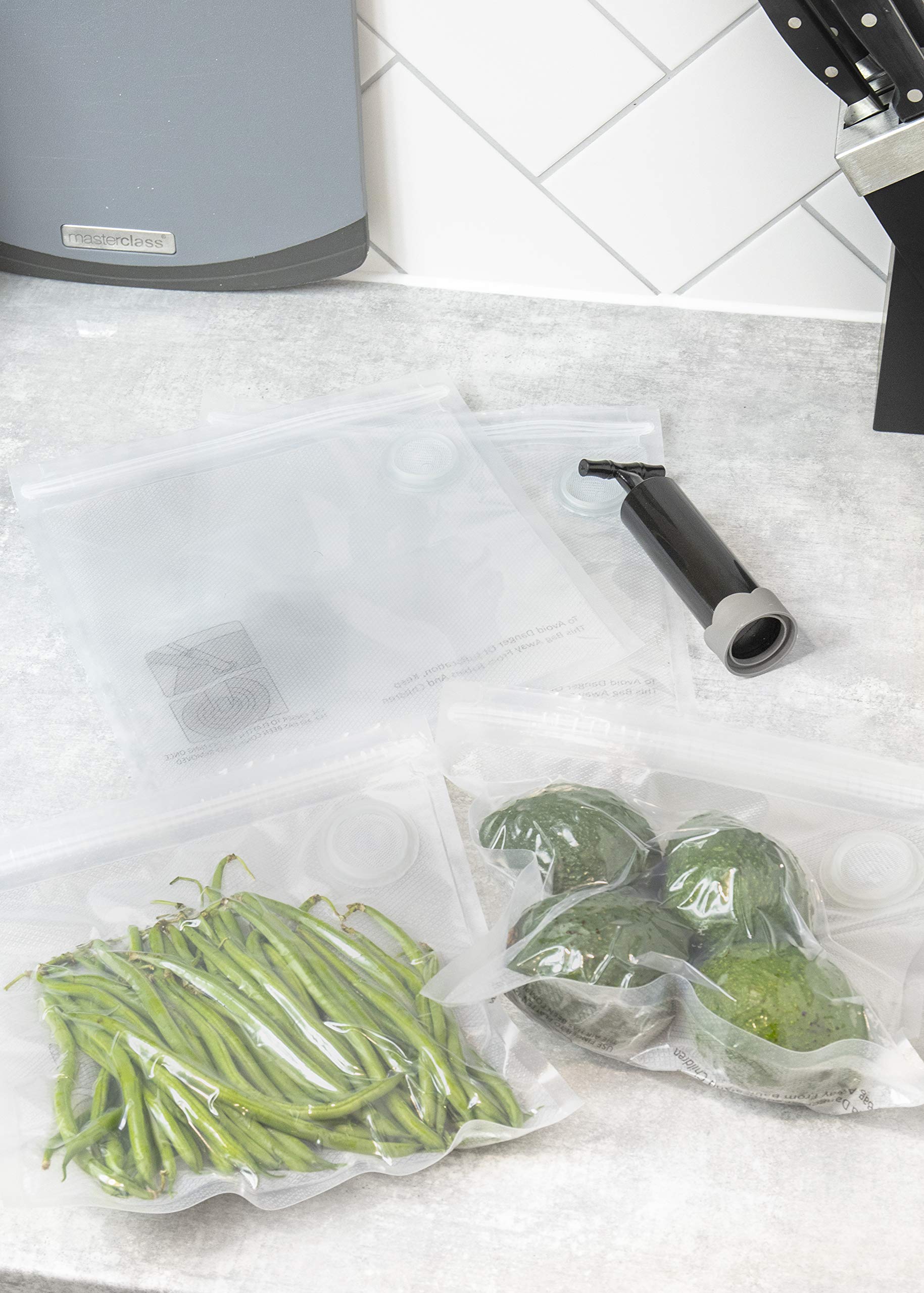 Premium Food Vacuum Sealer Machine with 4 Reusable Vacuum Bags (24x24cm) - Perfect for Meal Prep, Sous Vide, and Long-Term Food Storage
