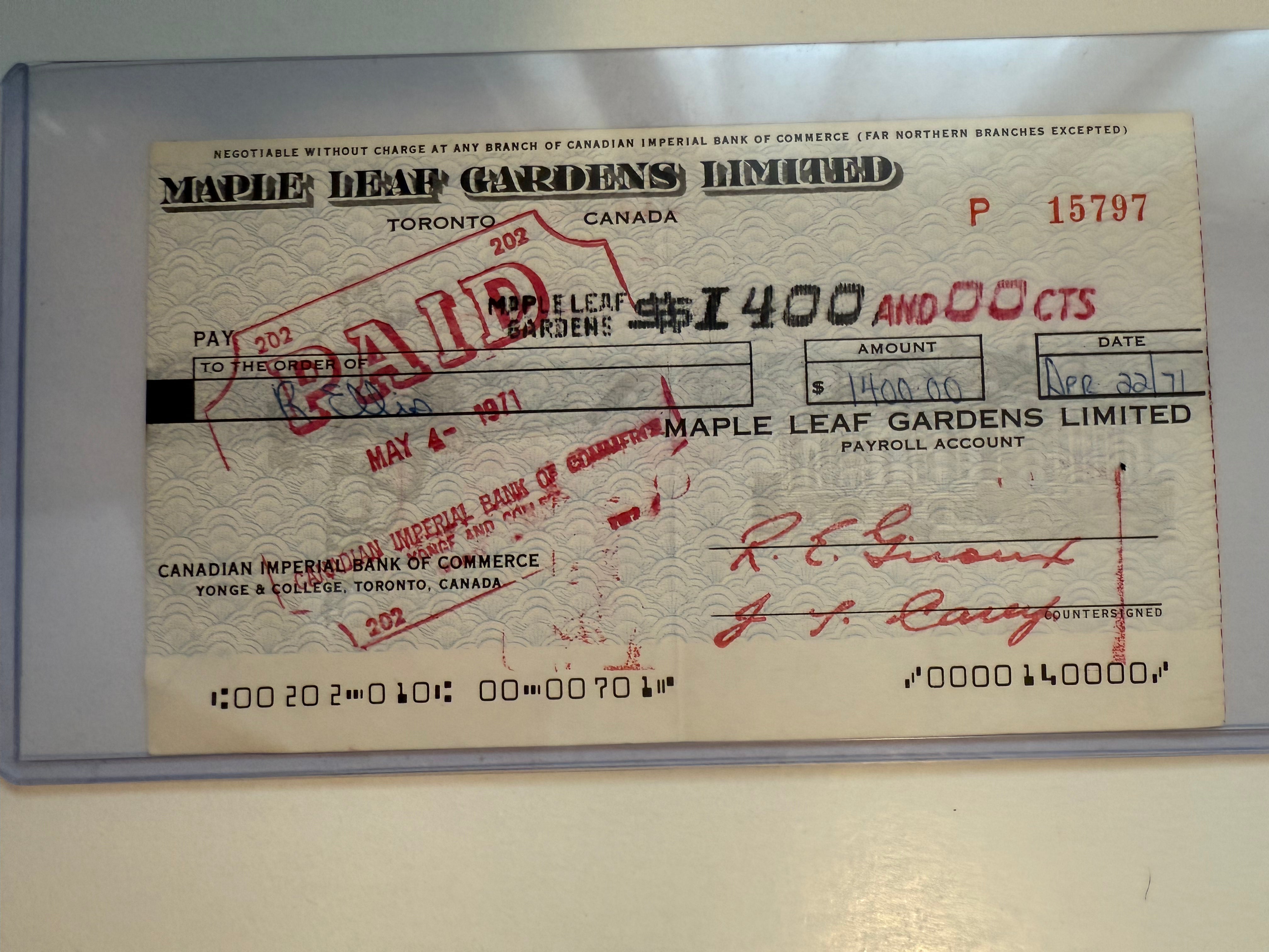 Ron Ellis Autographed Toronto Maple Leafs Garden Check from 1971 - Vintage Hockey Memorabilia for Collectors & Fans - Perfect for Display in Man Caves, Sports Bars & Memorabilia Rooms