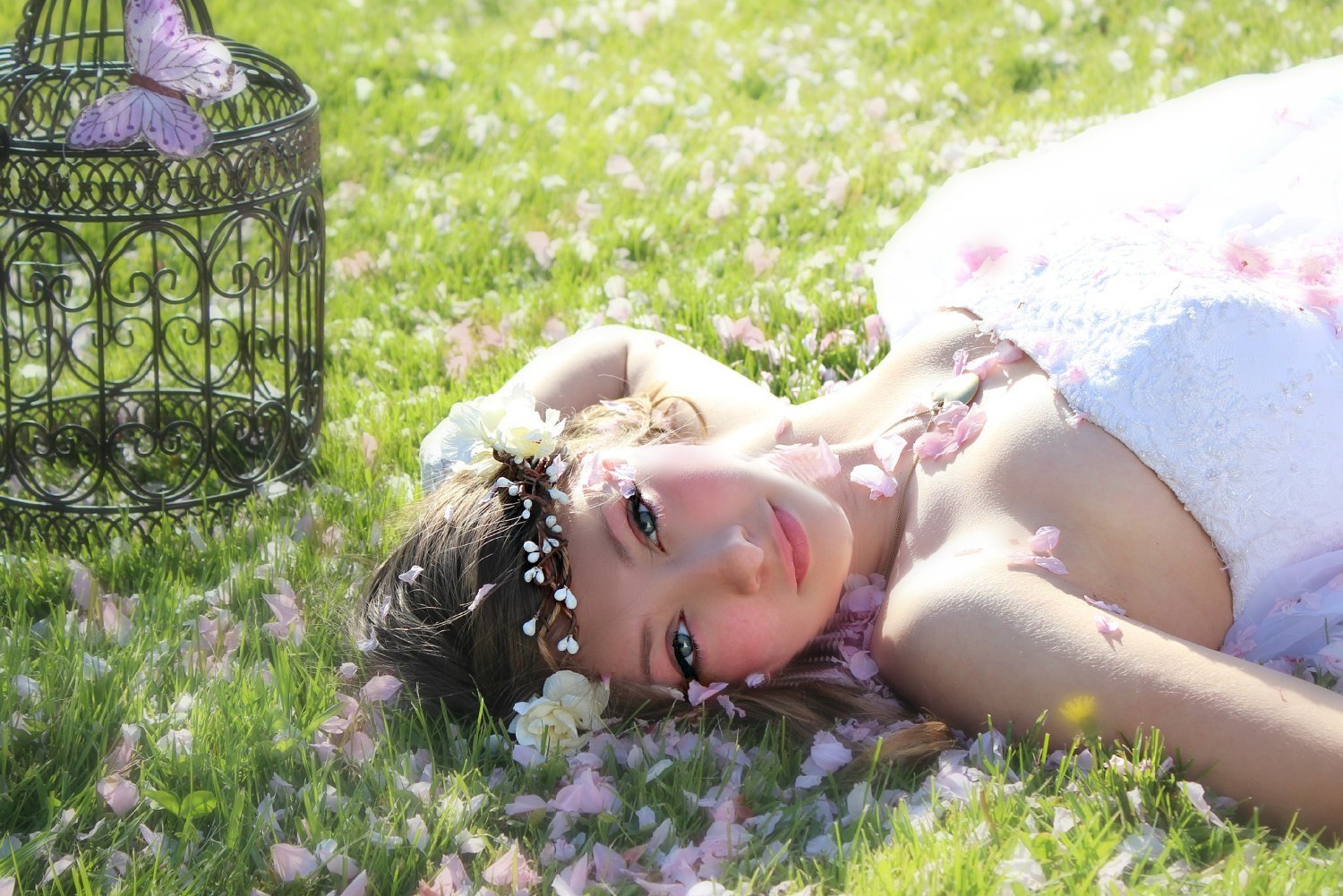 Elegant Floral Wedding Crown for Bride - Handmade Flower Headpiece for Bridal, Boho, Garden & Beach Weddings