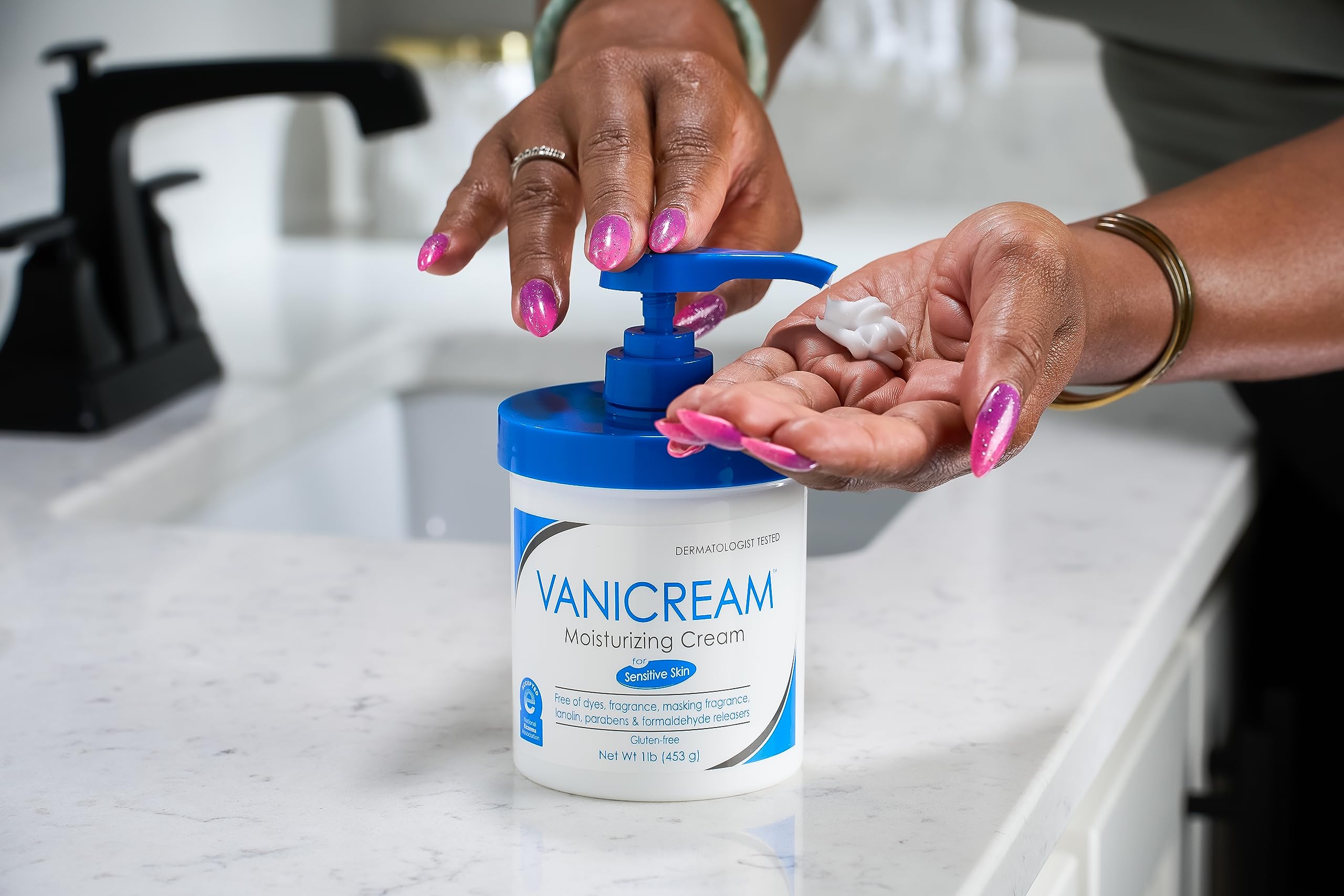 Vanicream Moisturizing Skin Cream with Pump Dispenser - 16 fl oz (1 lb) - Fragrance-Free Sensitive Skin Moisturizer Without Common Irritants - Dermatologist Recommended for Dry, Sensitive Skin - Pack of 12 - Ideal for Daily Face & Body Hydration, Eczema & Psoriasis Care