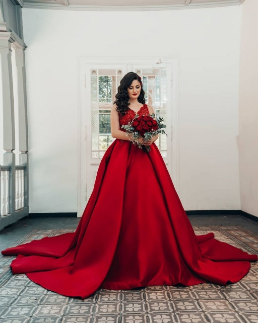 Elegant Red Prom Dresses for Women - Lace V-Neck Ball Gown with Train | Formal Evening Gowns for Homecoming, Wedding, Quinceañera & Special Occasions