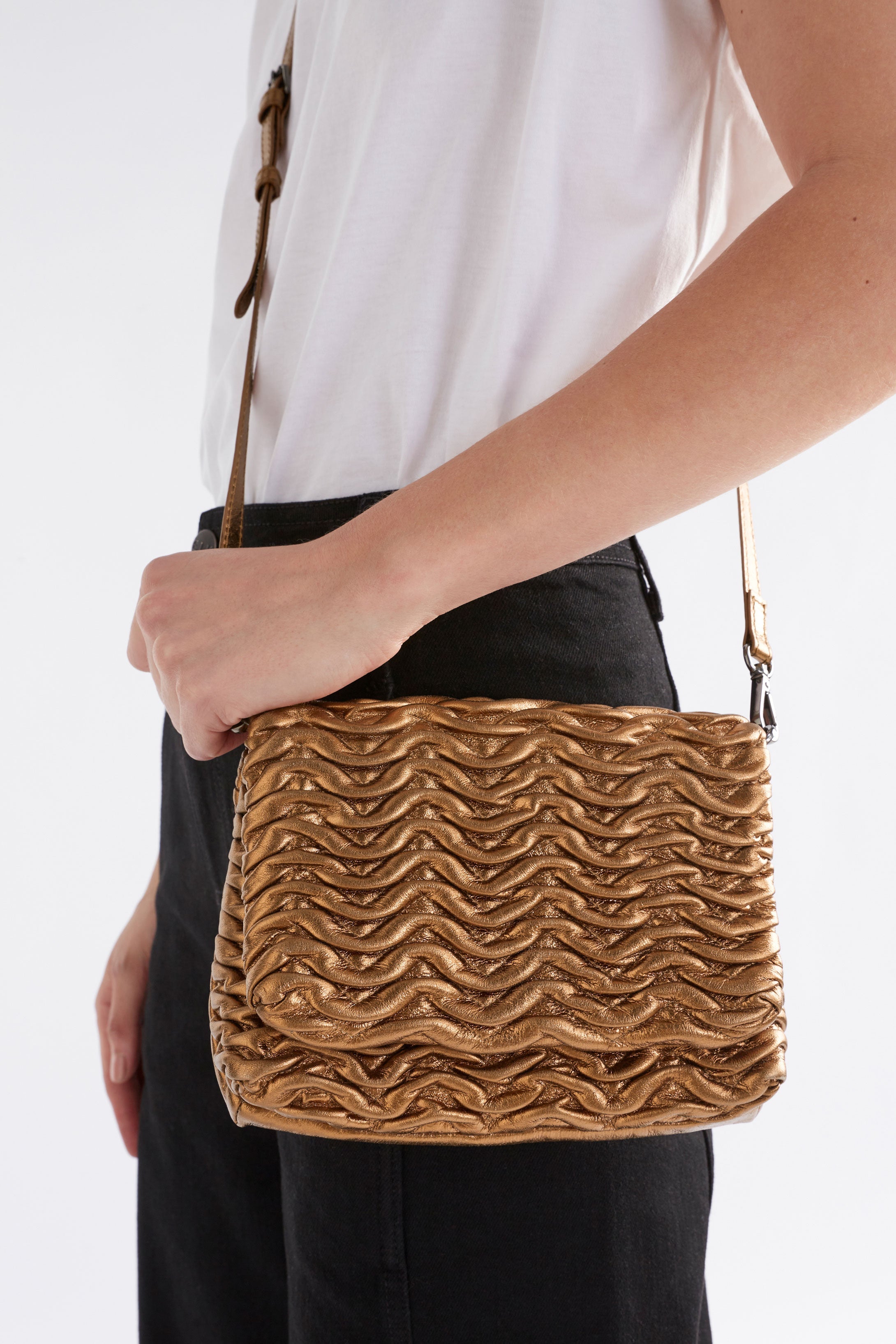 Stylish Plissi Crossbody Bag for Women - Fashionable & Lightweight Shoulder Purse - Perfect for Travel, Shopping & Everyday Use