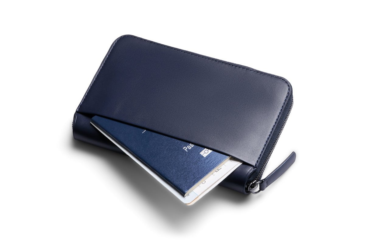 Bellroy Travel Folio Second Edition - Premium Leather Passport Holder & Travel Wallet for Men & Women - Perfect for Airports, Business Trips & International Travel