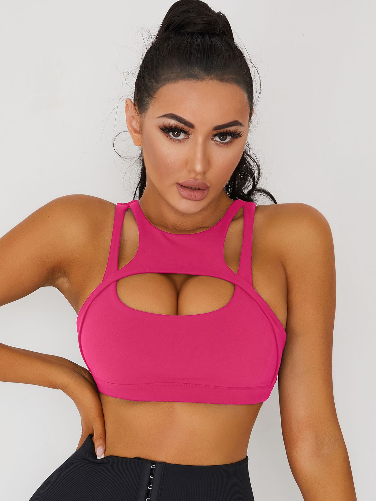 ZASUWA Women's Sexy Cutout Sports Bra - High Support Workout Top for Yoga, Gym & Running