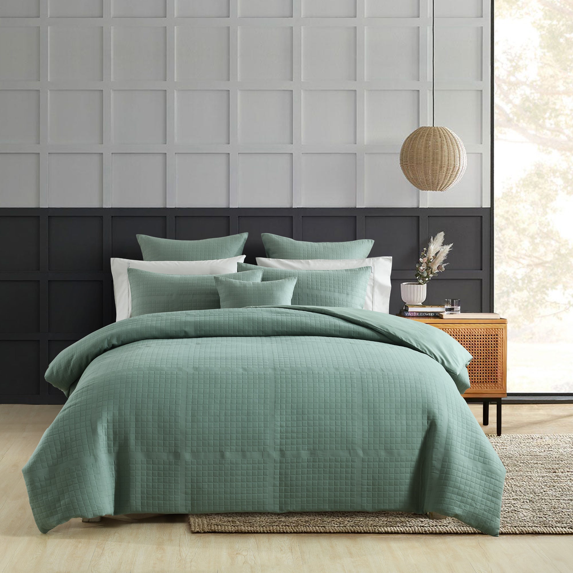Bianca Jasper Green Quilt Cover Set - Queen Size Bedding Set with Pillowcases - Soft Cotton Luxury Bedspread for Master Bedroom & Guest Room Decor