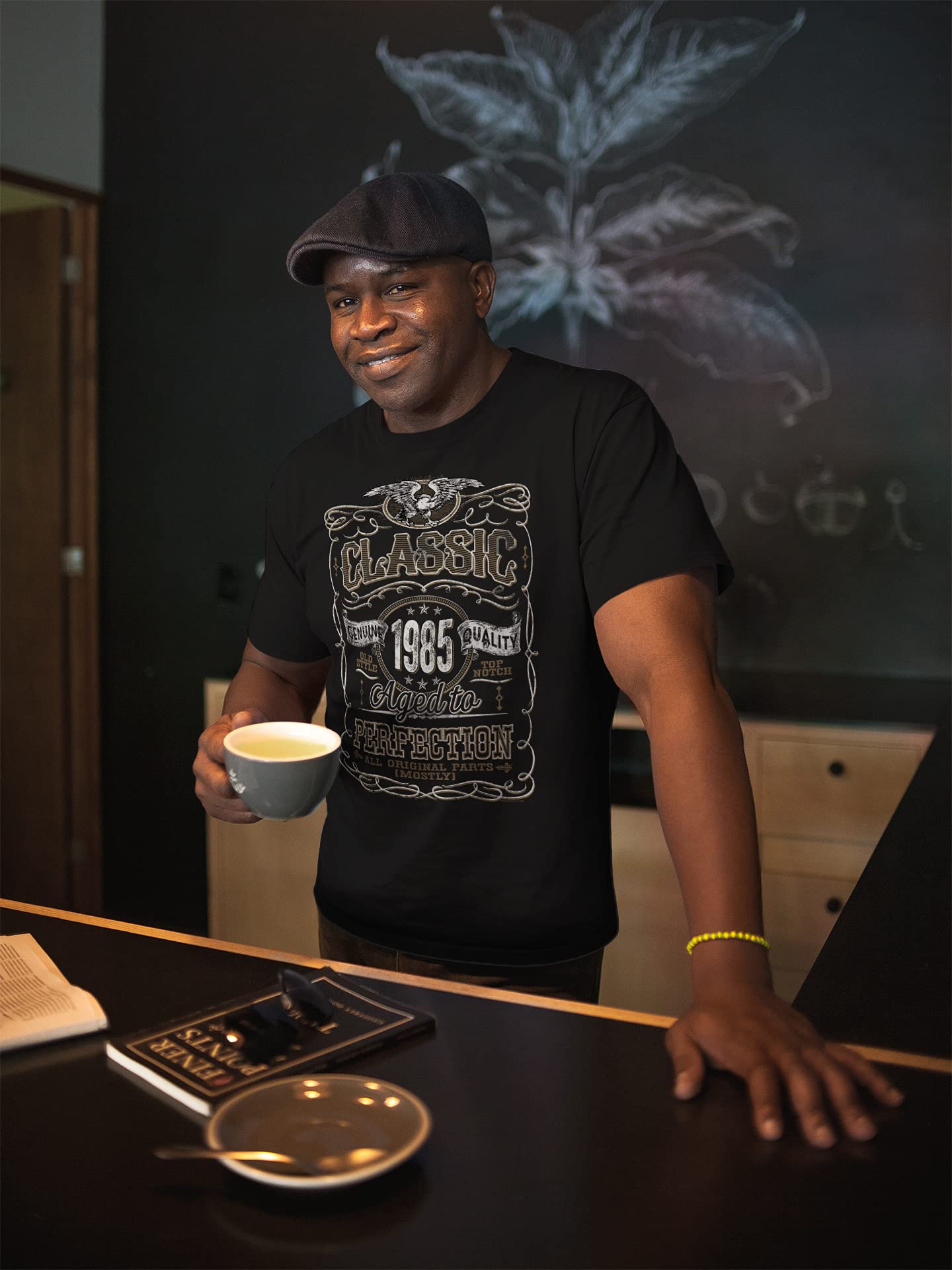 Vintage 1985 40th Birthday T-Shirt for Men - Classic Aged to Perfection Gift Idea - Perfect for 40th Birthday Parties & Milestone Celebrations