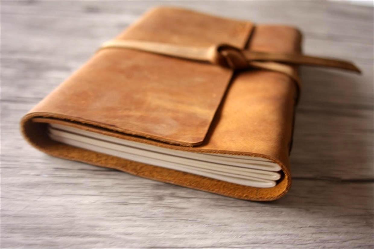 Distressed Engraved Leather Notebook A5 - Handmade Vintage Journal for Writing, Sketching & Note Taking - Perfect Gift for Writers, Artists & Professionals