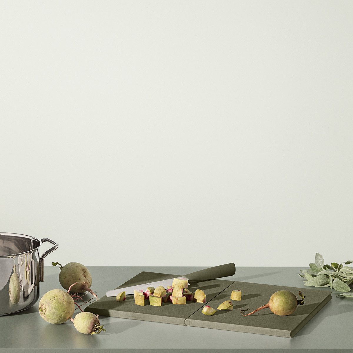 EVA SOLO Green Double-Up Cutting Board - Eco-Friendly Kitchen Chopping Board for Fruits, Vegetables & Meat - Perfect for Home Cooking & Meal Prep