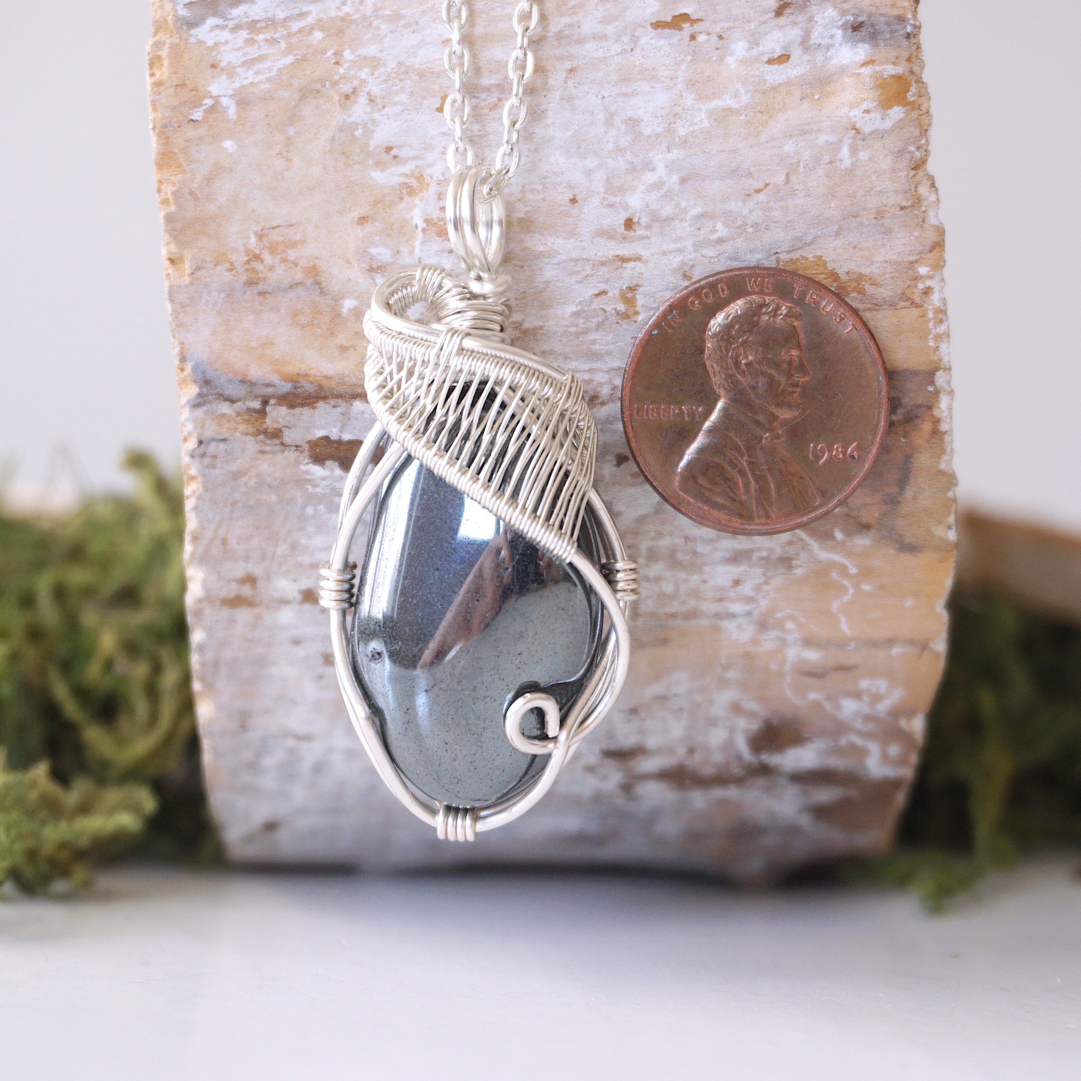 Hematite Crystal Pendant Necklace for Women - Healing Stone Jewelry with Magnetic Properties | Perfect for Meditation, Energy Balancing & Spiritual Protection