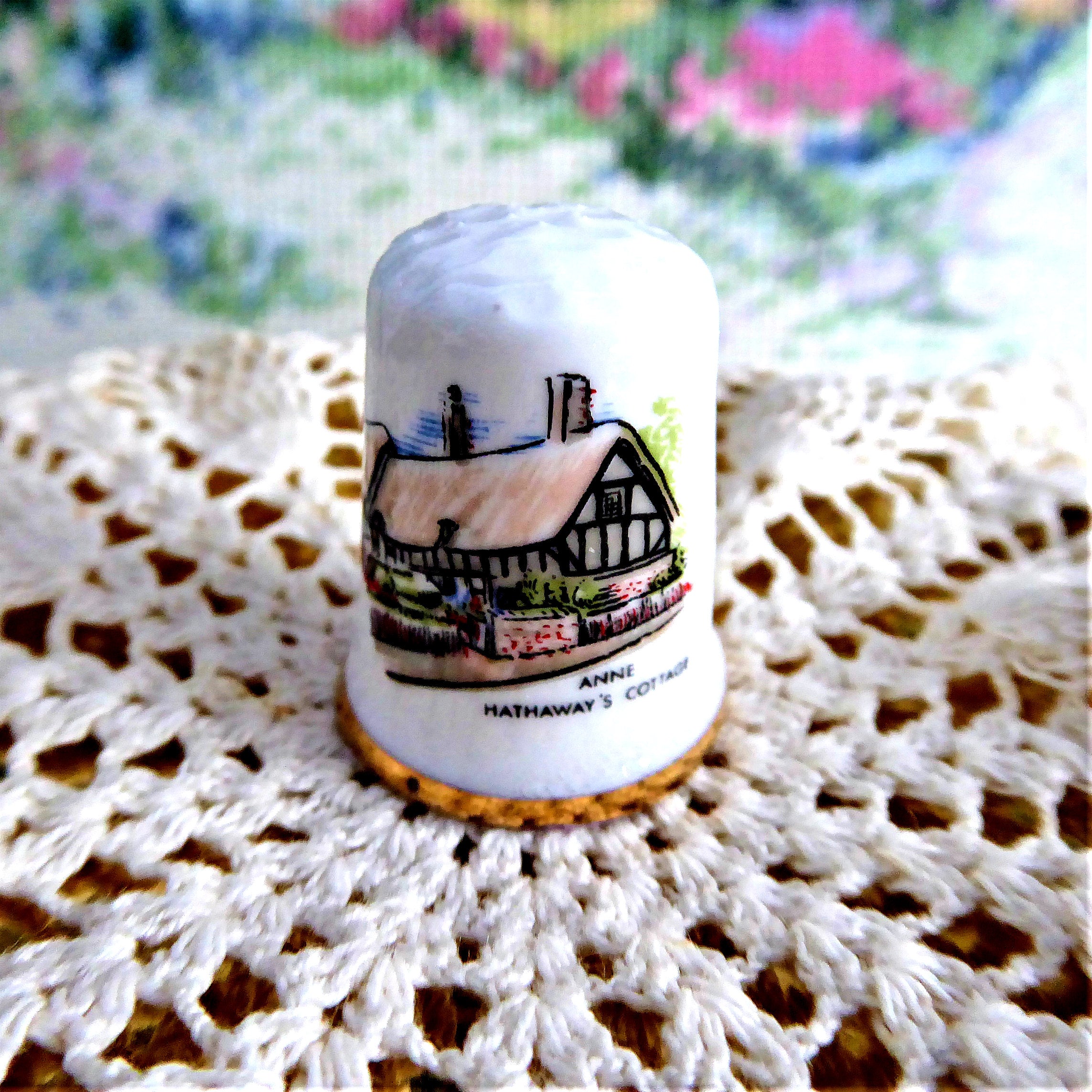 Vintage Thimble Anne Hathaway's Cottage Bone China Thatched Sewing Thimble 1970s - Perfect for Collectors, Sewing Enthusiasts & Cottagecore Decor