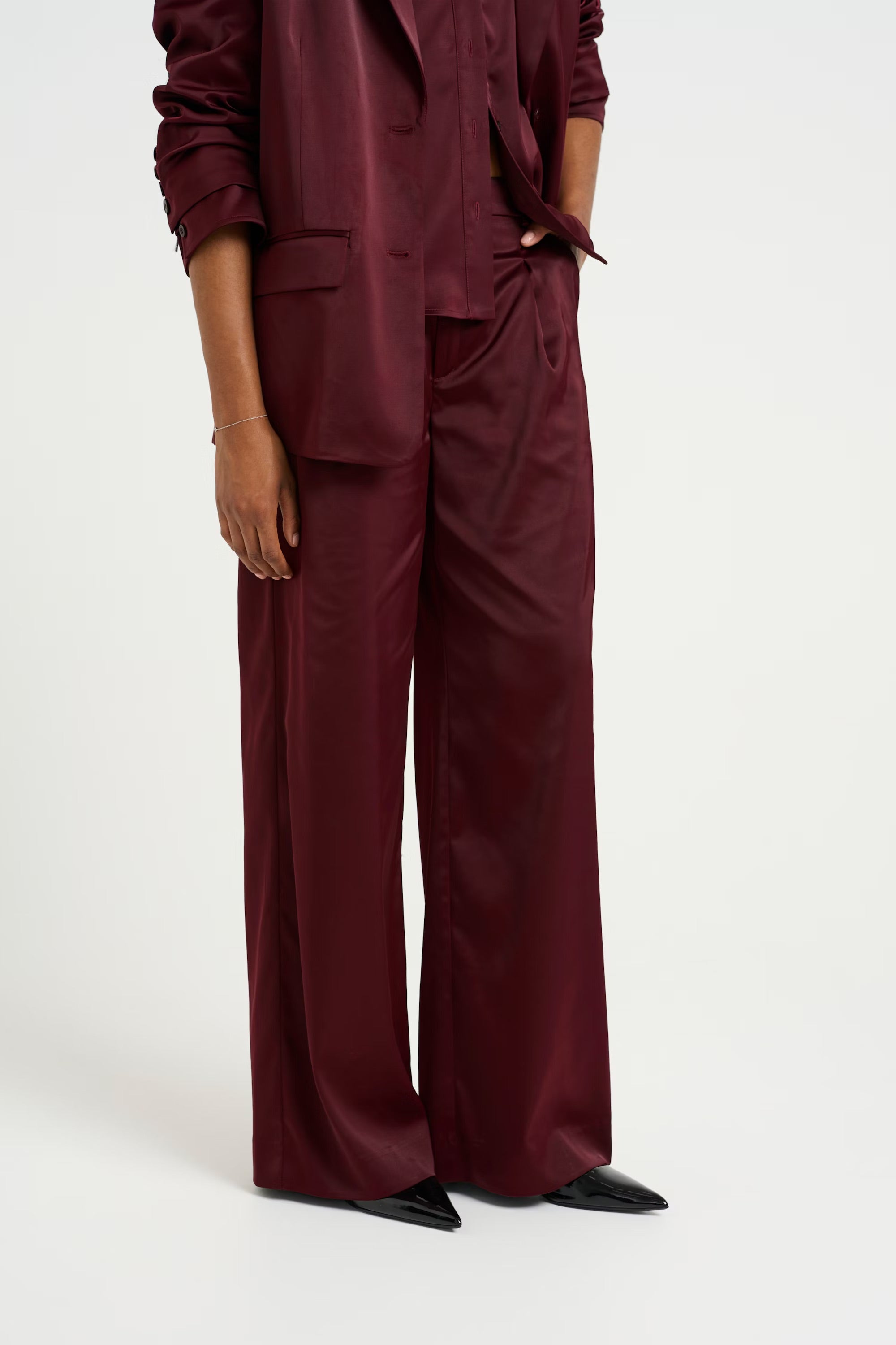 Gestuz Yacmine High-Waisted Pants for Women - Trendy Fig Color Stretch Trousers | Office Wear, Casual Outfits & Night Out Looks