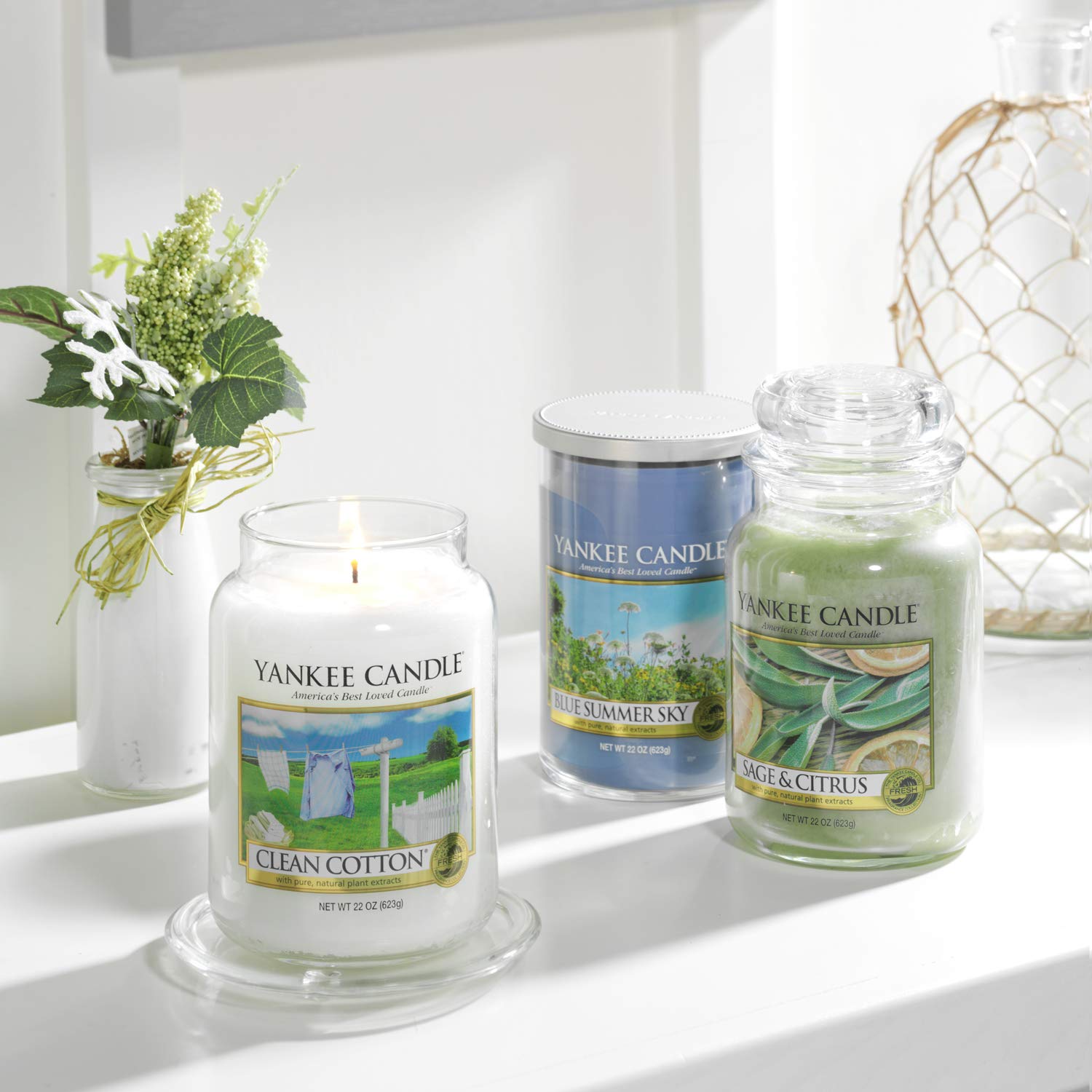 Yankee Candle Classic Vanilla Clean Cotton Small Jar Candle - 3.7oz Home Fragrance for Relaxation & Aromatherapy | Perfect for Living Room, Bedroom, Bathroom & Office Decor