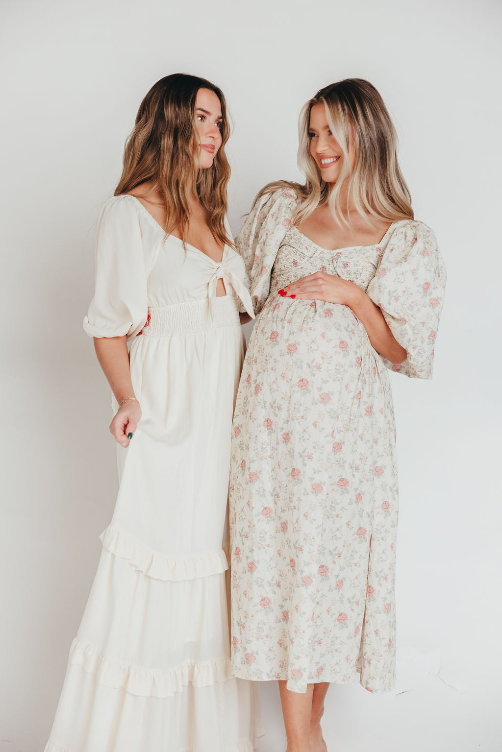 Harlow Maxi Dress in Off White Floral - Bump Friendly Maternity Dress & Inclusive Sizing (S-3XL) | Perfect for Pregnancy, Beach Vacations & Summer Weddings