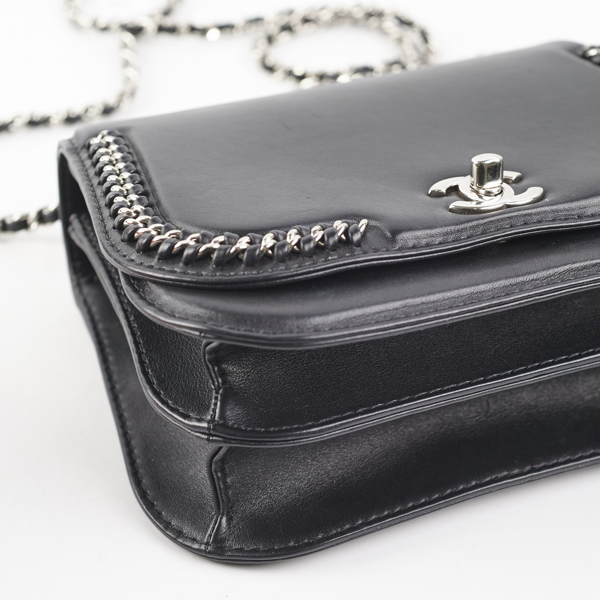 Chanel Seasonal Chain Flap Calfskin Shoulder Bag for Women - Luxury Designer Crossbody Purse for Evening Parties & Date Nights