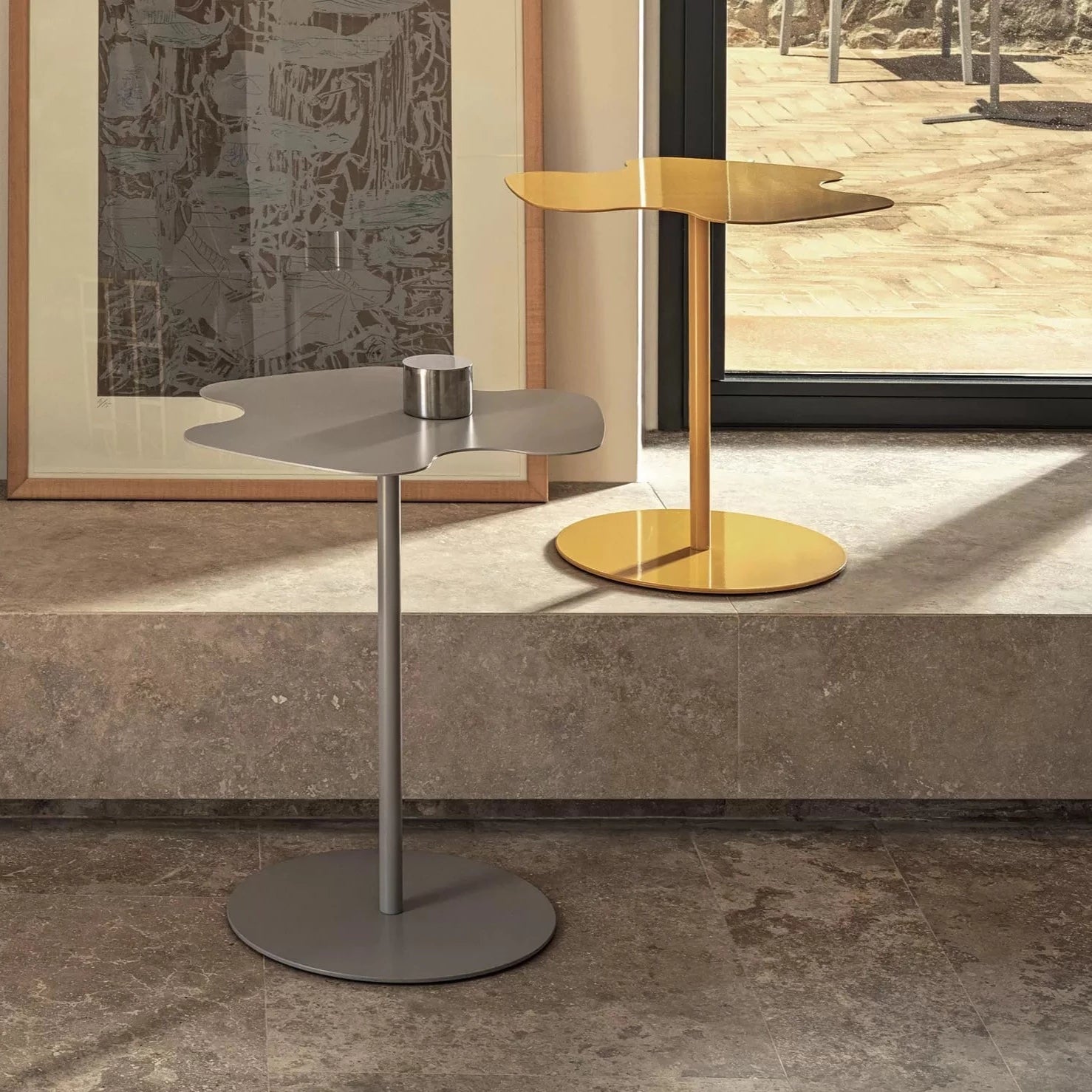 Modern Glass Flower Coffee Table - Stylish Centerpiece for Living Room, Lounge & Office Decor - Perfect for Home, Apartment & Workspace