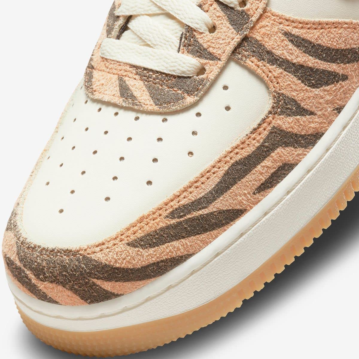 Nike Men's Air Force 1 Low Basketball Shoes - Size 9.5 | Classic White Sneakers for Casual Wear, Street Style & Basketball Court Performance