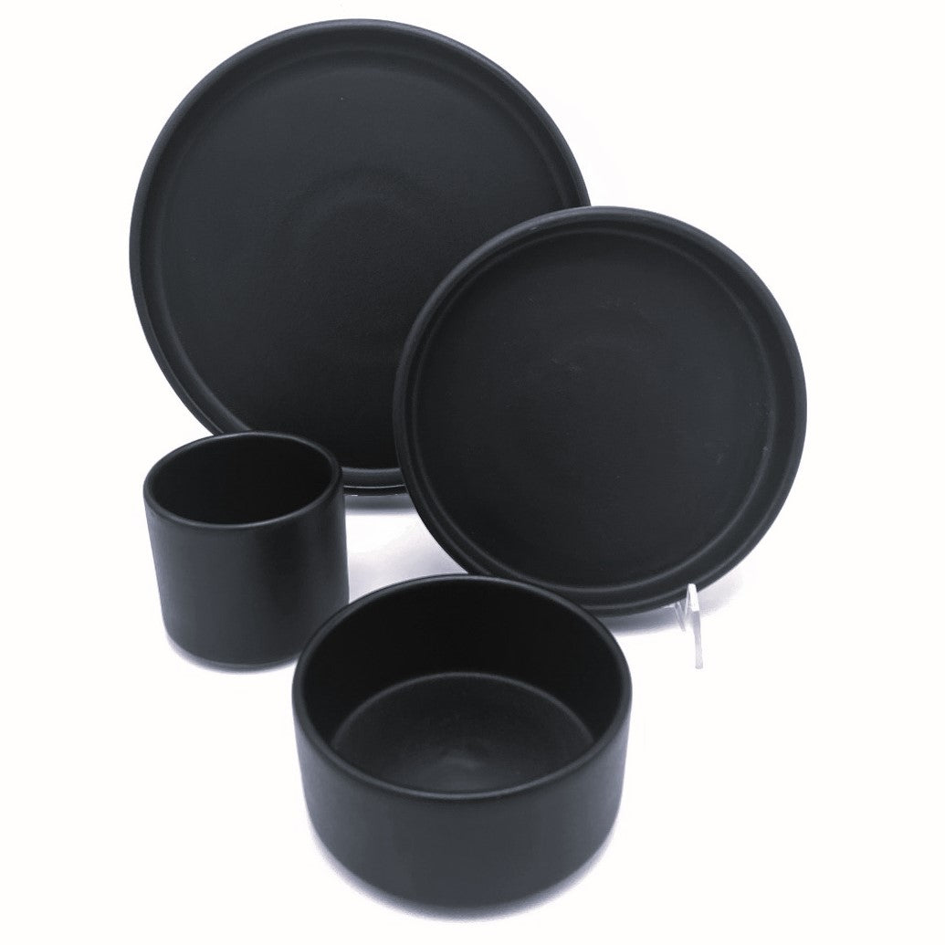 Modern American Dinnerware Set - 4-Piece Matte Black Plates for Stylish Dining & Entertaining