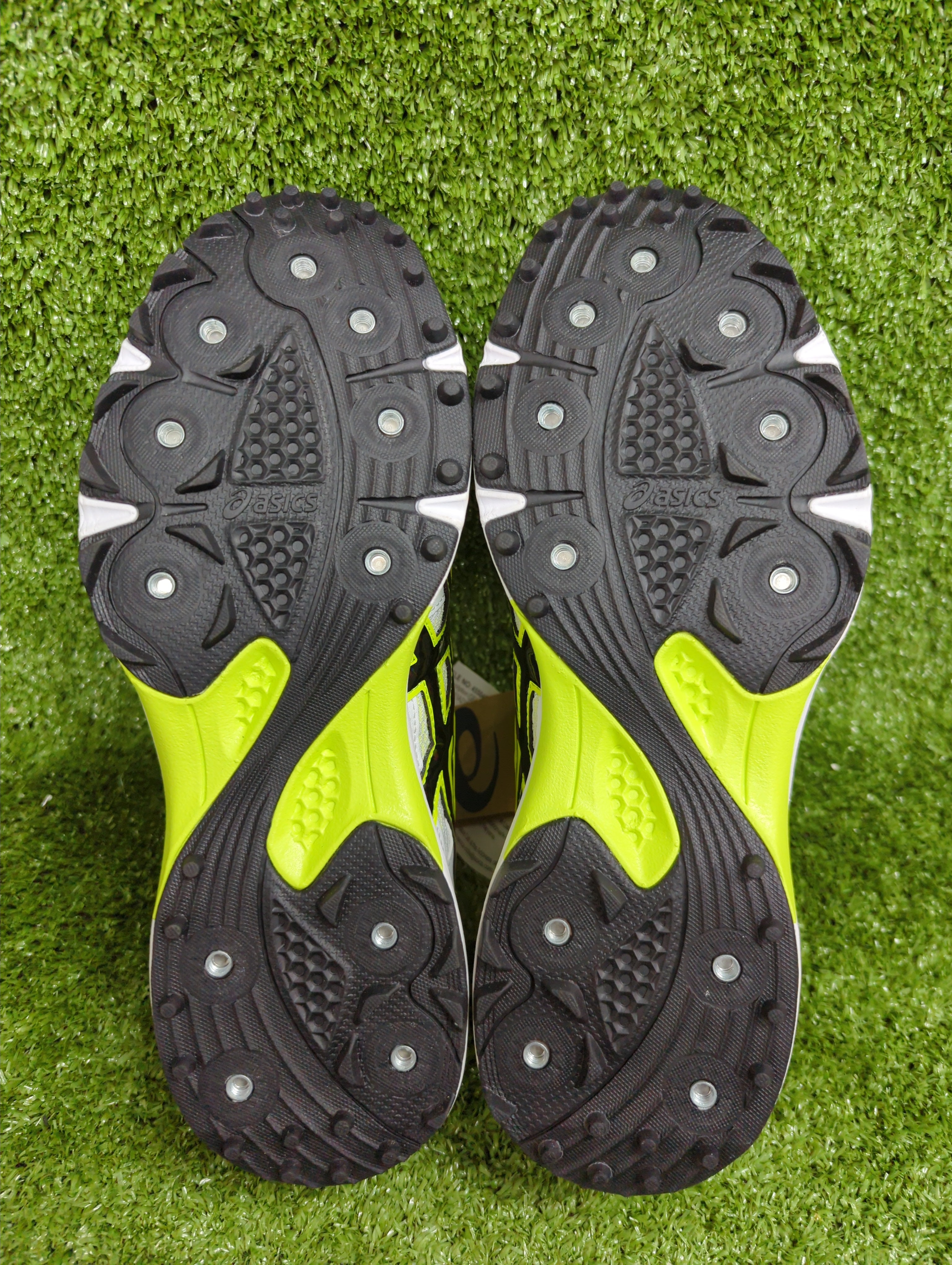 ASICS GEL-GULLY 7 Cricket Shoes - White/Safety Yellow Metal Spikes for Men - Lightweight Comfort & Superior Traction - Perfect for Professional Matches & Training Sessions