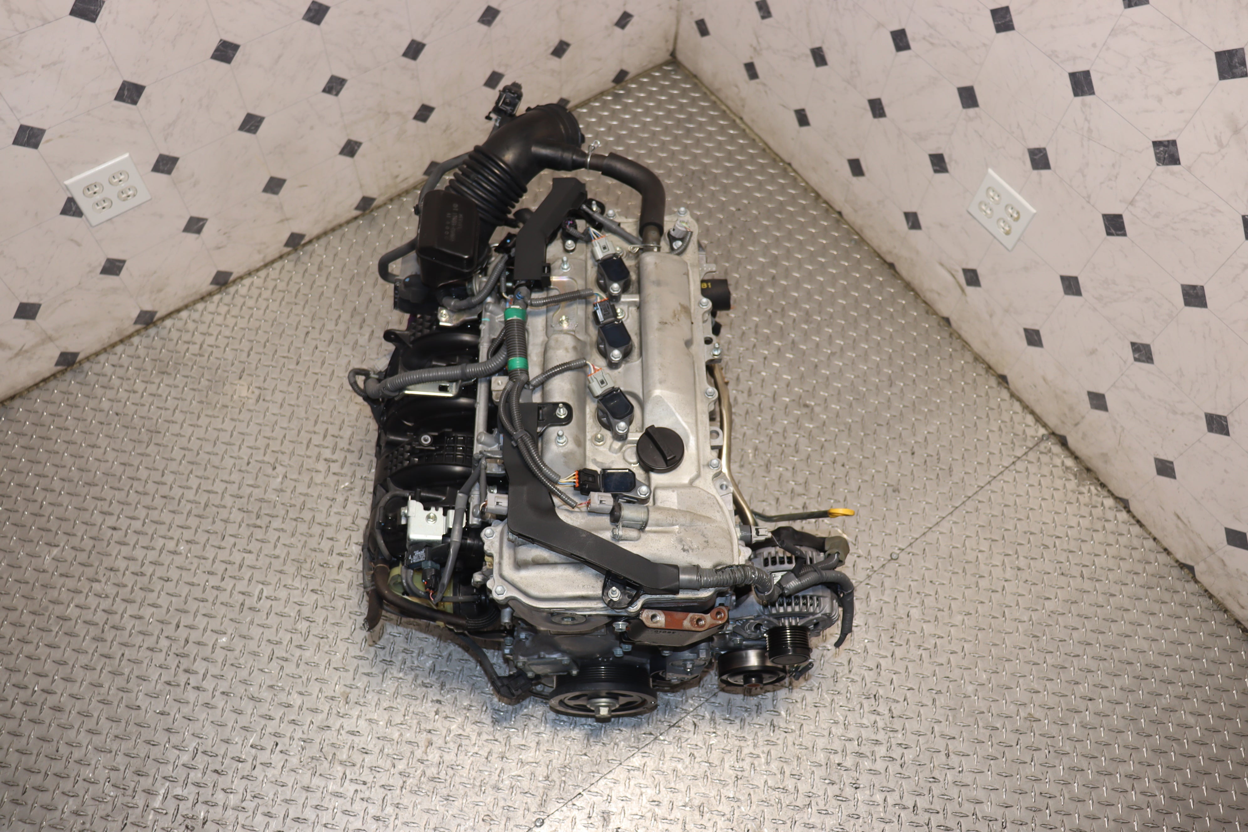 JDM 2AR-FE 2.5L 4Cyl DOHC Engine for 2013-2018 Toyota RAV4 - High Performance Replacement Engine for Smooth Driving & Off-Road Adventures