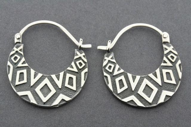 Ox & Polished Pattern Hoop Earrings - Sterling Silver Jewelry for Women, Trendy & Elegant - Perfect for Parties, Weddings & Everyday Wear