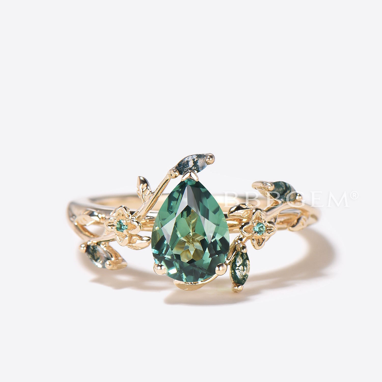 Pear Green Sapphire Engagement Ring - Nature Inspired Moss Agate Wedding Band for Women - Perfect for Outdoor Proposals & Nature-Themed Weddings