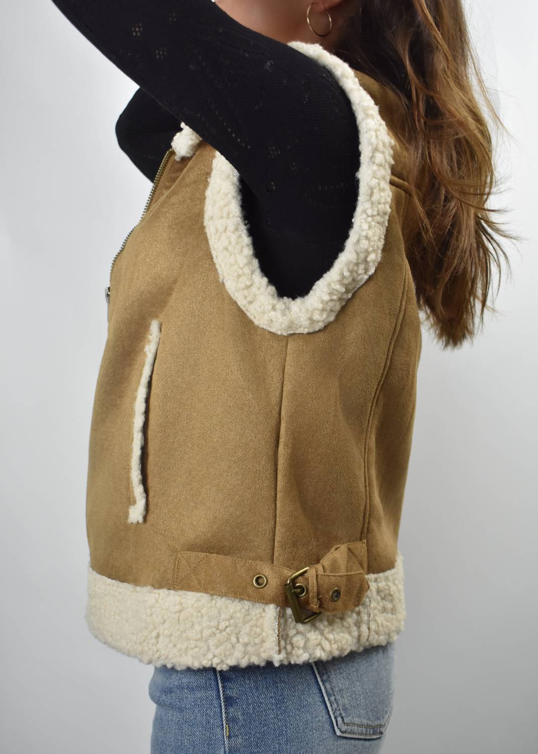 Stylish it Girl Shearling Vest in Beige - Cozy Winter Fashion for Women | Perfect for Casual Outings & Date Nights