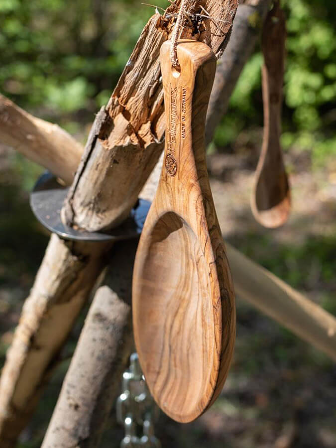 Premium Olive Wood Flat Bowl by Petromax – Handcrafted for Serving, Charcuterie Boards & Elegant Home Decor – Perfect for Entertaining & Gifting