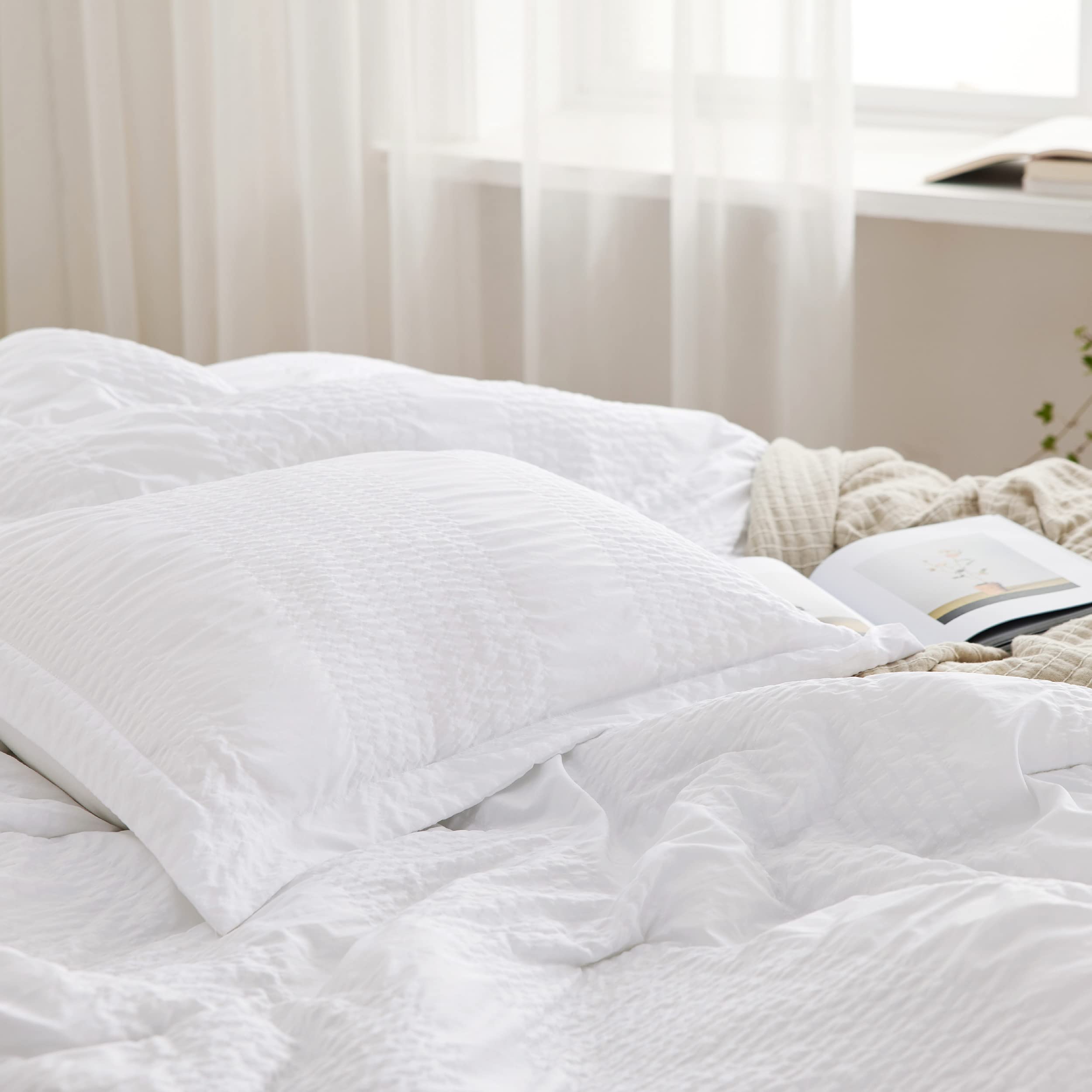 Bedsure White Queen Comforter Set - 7 Piece Striped Seersucker Bedding Set with Soft Lightweight Down Alternative Comforter | Bed in a Bag | Perfect for Guest Rooms, Dormitories & Cozy Home Decor