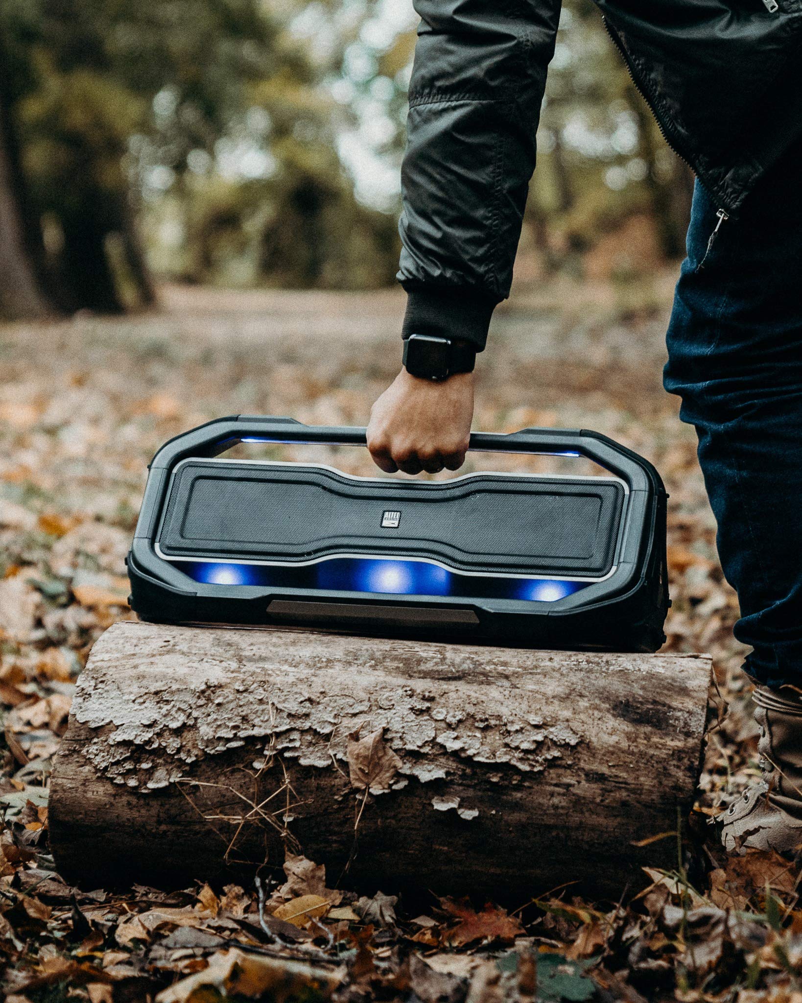 Altec Lansing x Realtree ROCKBOX XL Wireless Bluetooth Speaker - Portable Waterproof Speaker with 20-Hour Playtime, 5 LED Light Modes & Floating Design - Perfect for Pool Parties, Camping, Beach Outings & Outdoor Adventures