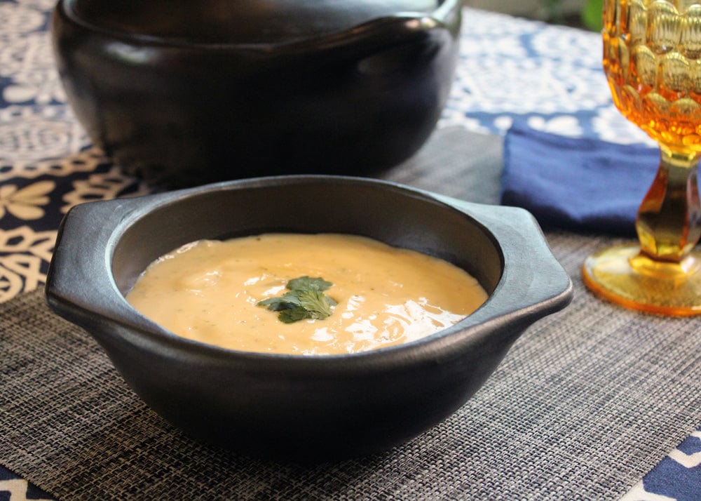 Authentic Chamba Ajiaco Bowl with Flat Bottom - Elegant Handmade Black Clay Dish for Soup, Salad or Serving | Colombian Crafted Kitchenware | Perfect for Home Dining & Entertaining