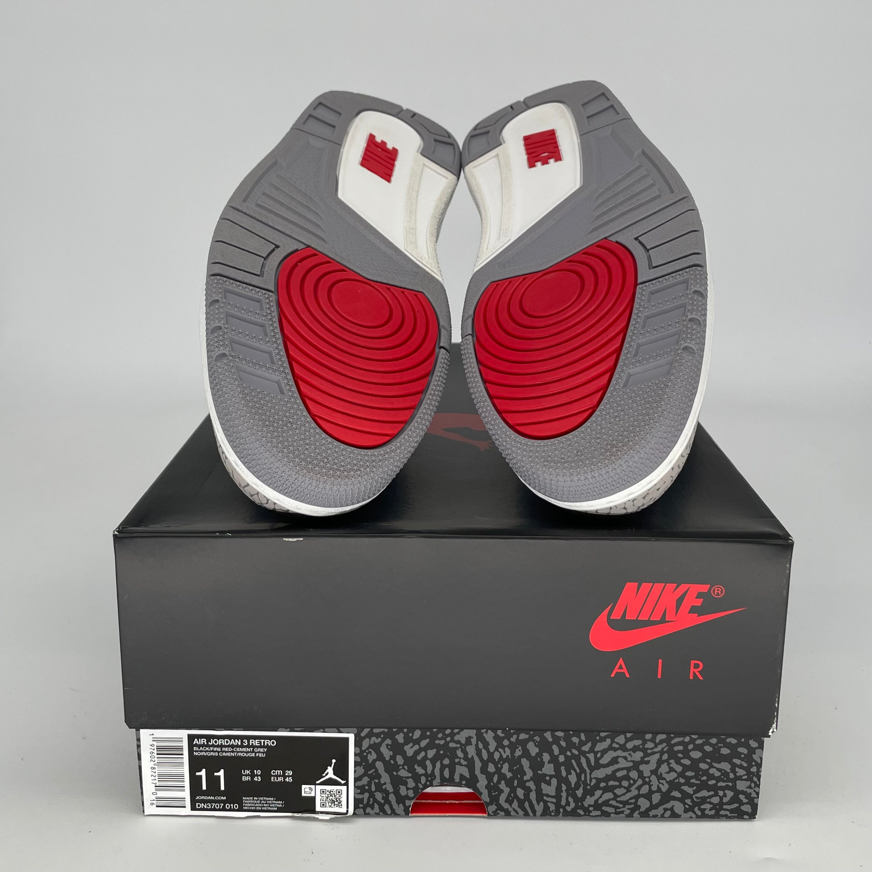 Original Air Jordan 3 Retro 'Black Cement' Men's Basketball Shoes Size 11 (DN3707-010) - Classic Sneakers for Streetwear & Basketball Court Performance
