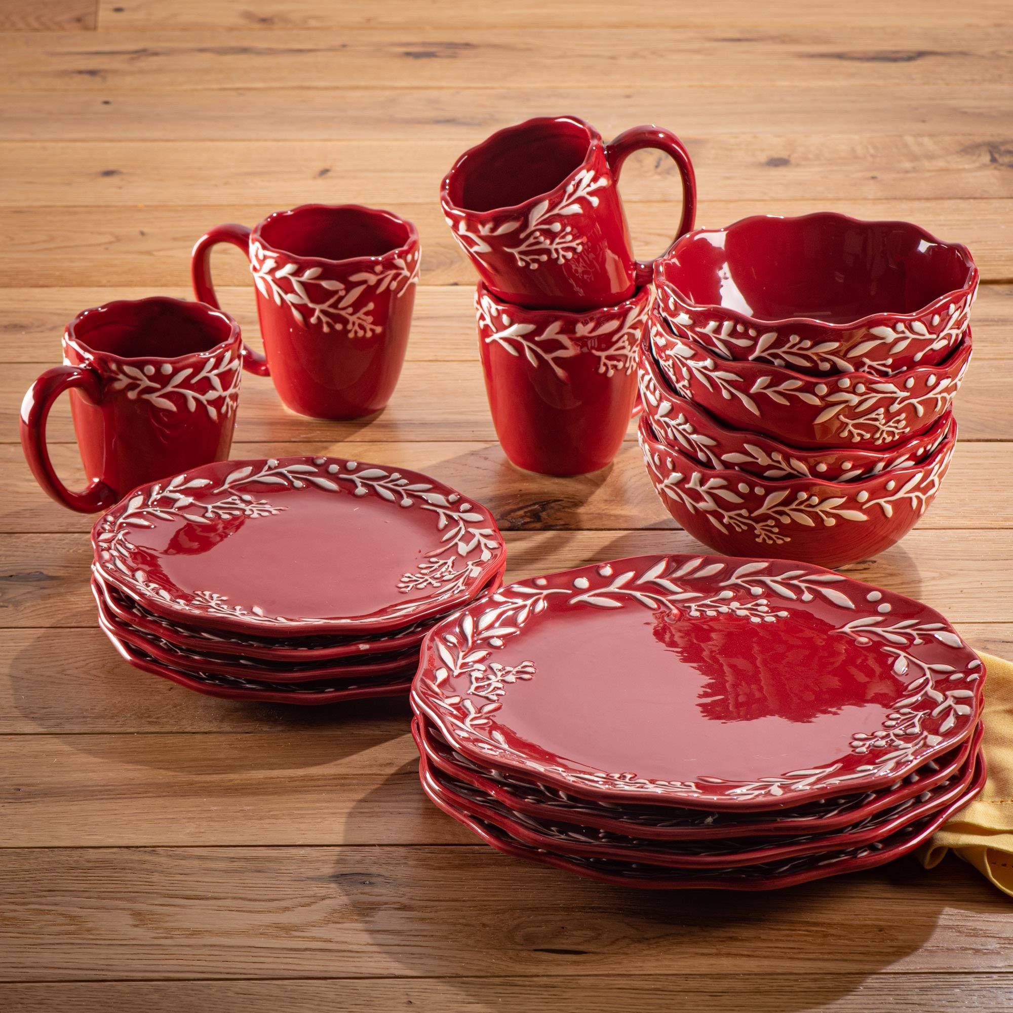 Bianca Mistletoe Holiday Round Dinnerware Set - 16-Piece Ceramic Dinnerware Collection with 4 Dinner Plates, 4 Salad Plates, 4 Bowls & 4 Mugs - Perfect for Christmas, Thanksgiving & Family Gatherings - Elegant Red Tableware for Festive Dining & Gift Giving