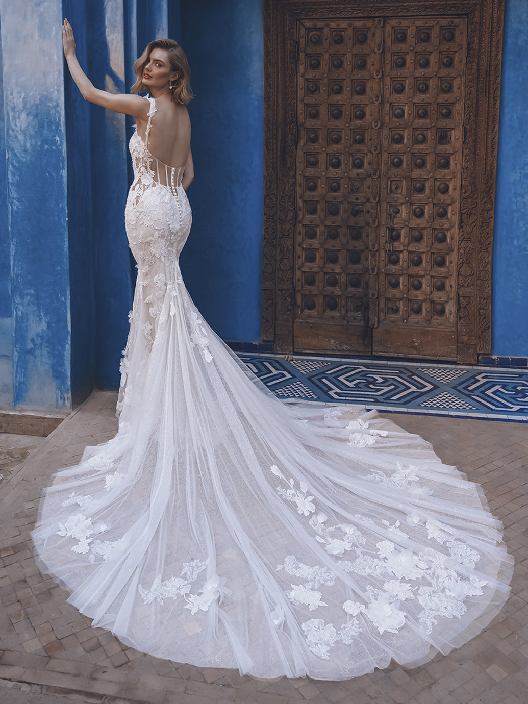 Enzoani Ulyssa Wedding Dress – Elegant Lace Bridal Gown with Beading & Train – Perfect for Church, Beach, and Outdoor Ceremonies