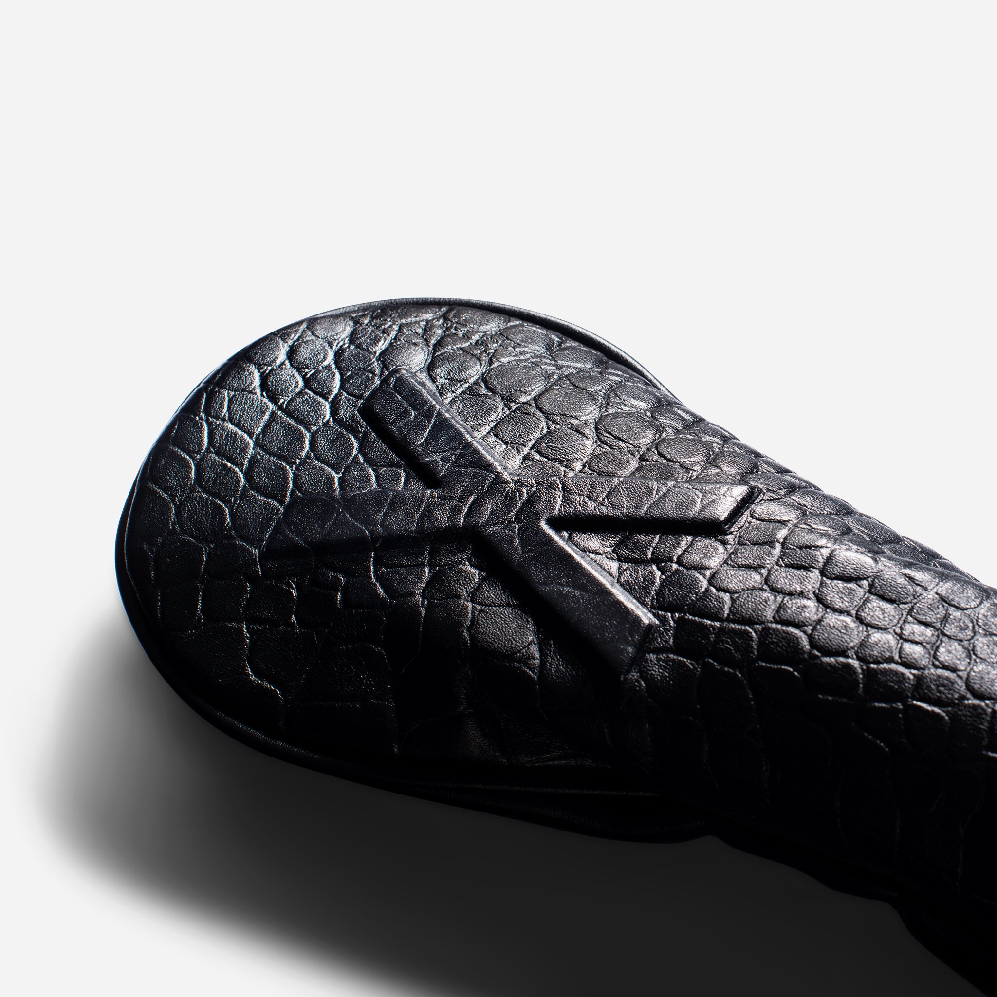 Premium Luxury Embossed Golf Club Headcover - Stylish Protection for Drivers, Woods & Hybrids on the Course