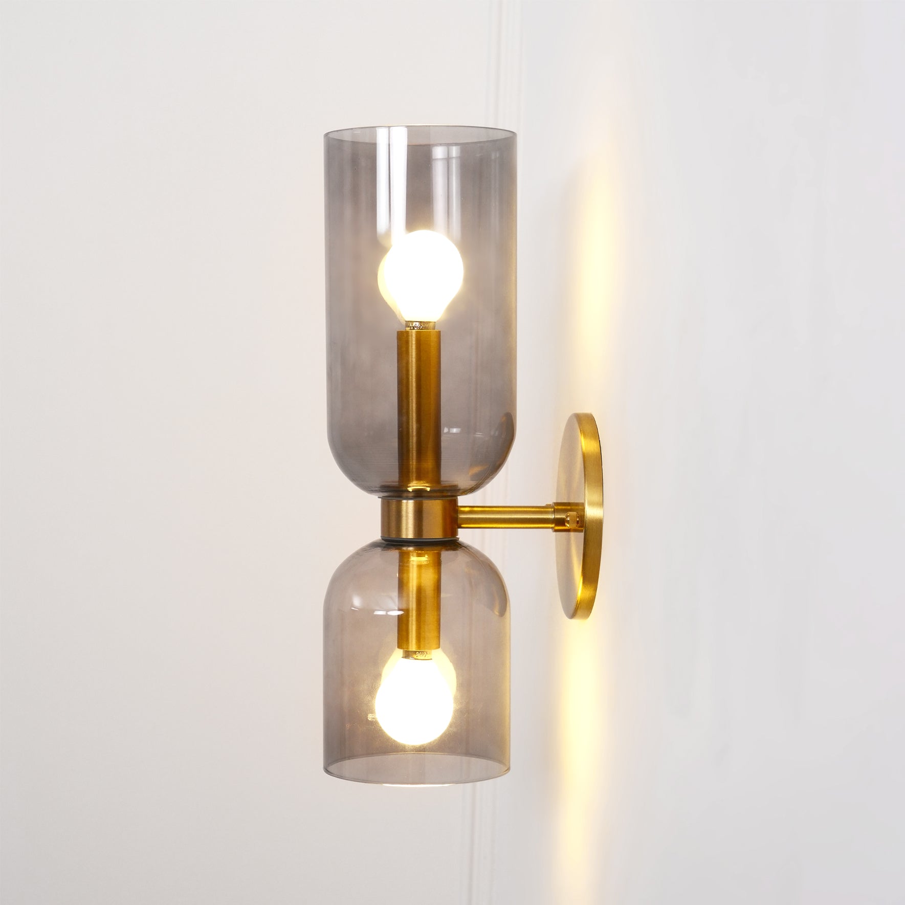 Edie Plug In Wall Sconce - Modern Plug-In Wall Light for Bedroom, Living Room, or Hallway - Energy Efficient LED Night Light with On/Off Switch - Perfect for Ambient Lighting and Home Decor