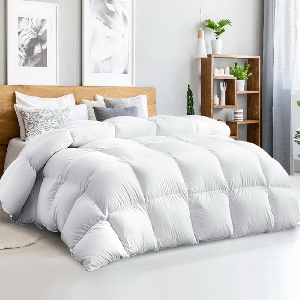 Luxury Super King Size Goose Down Duvet - Ultra Soft & Hypoallergenic Bedding for All Seasons - Perfect for Master Bedrooms & Guest Rooms