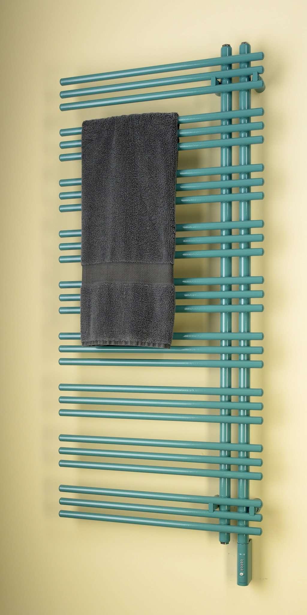 Runtal Versus VTRELD 5223 Hardwired Wall-Mounted Towel Warmer - 22.8