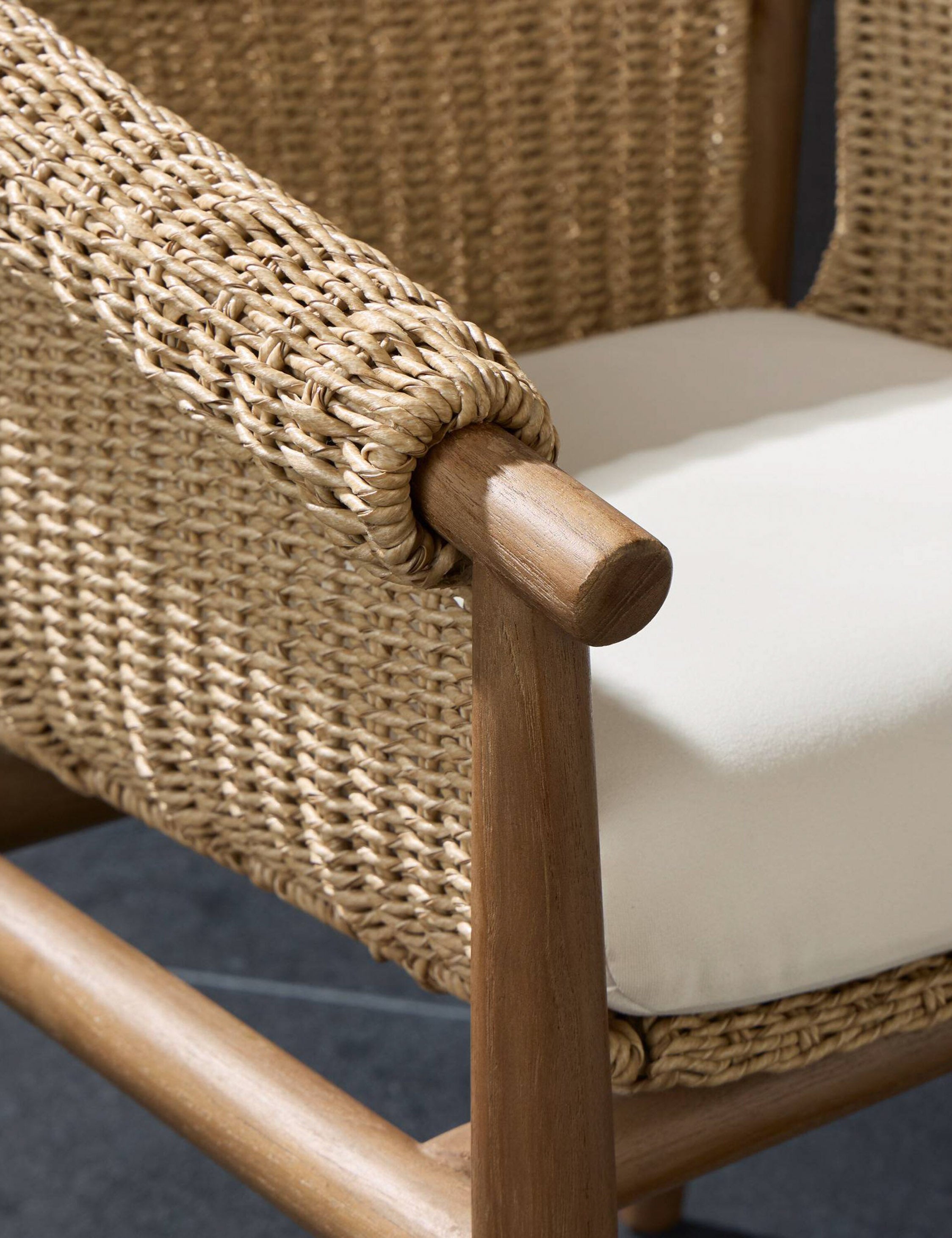 Cantrelle Outdoor Dining Chair - Weather-Resistant Patio Furniture for Garden, Poolside & Backyard - Comfortable & Durable Dining Chairs for Outdoor Entertaining
