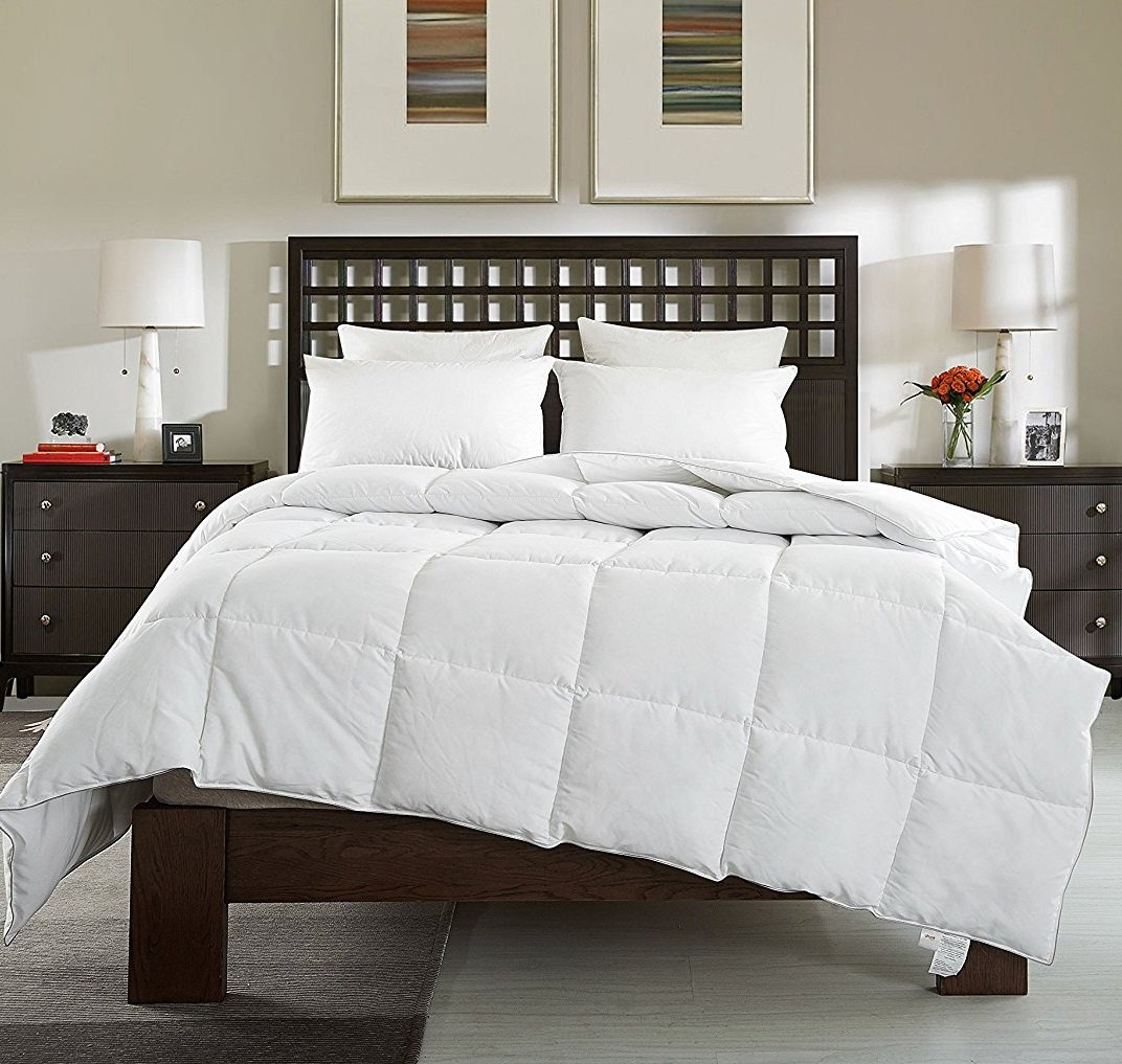 Cheer Collection Queen Comforter - Down Alternative All-Season Bedding, Lightweight & Fluffy Duvet Insert for Queen Size Beds, Soft Gray Comforter - Perfect for Cozy Nights, Guest Rooms & Luxury Hotel-Style Bedding