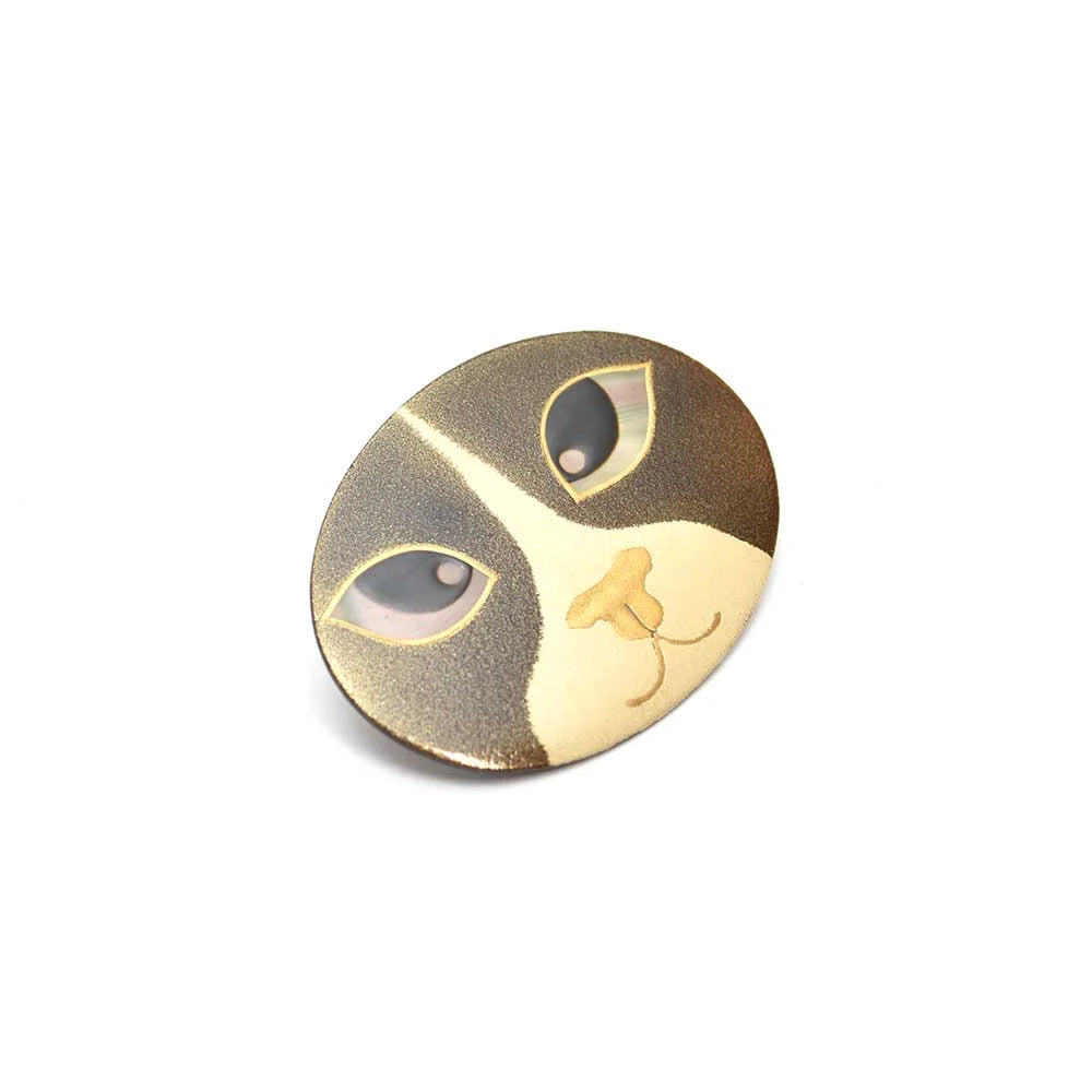 Exquisite Maki-e Urushi Lacquer Brooch with Black Lip Oyster Pearl Shell - Handcrafted Japanese Cat Jewelry for Women | Perfect for Formal Occasions, Gift Giving & Traditional Outfits