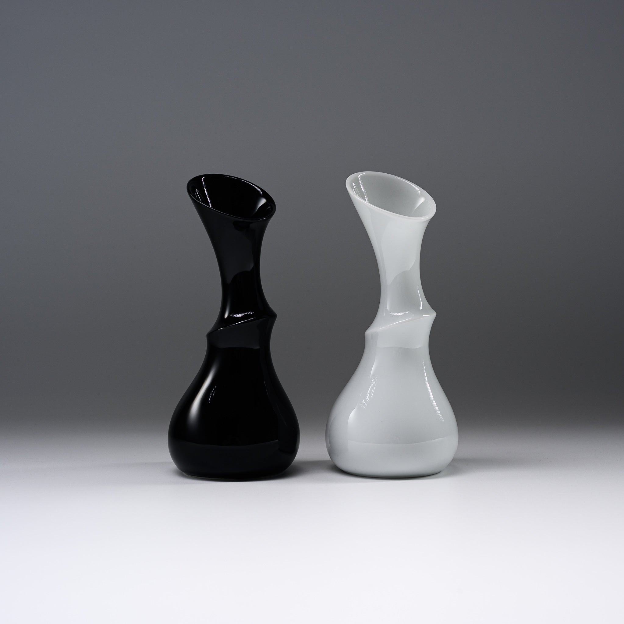 Modern White Porcelain Chiku Flower Vase - Elegant Japanese Bamboo-Inspired Home Decor for Living Room, Dining Table & Wedding Centerpieces