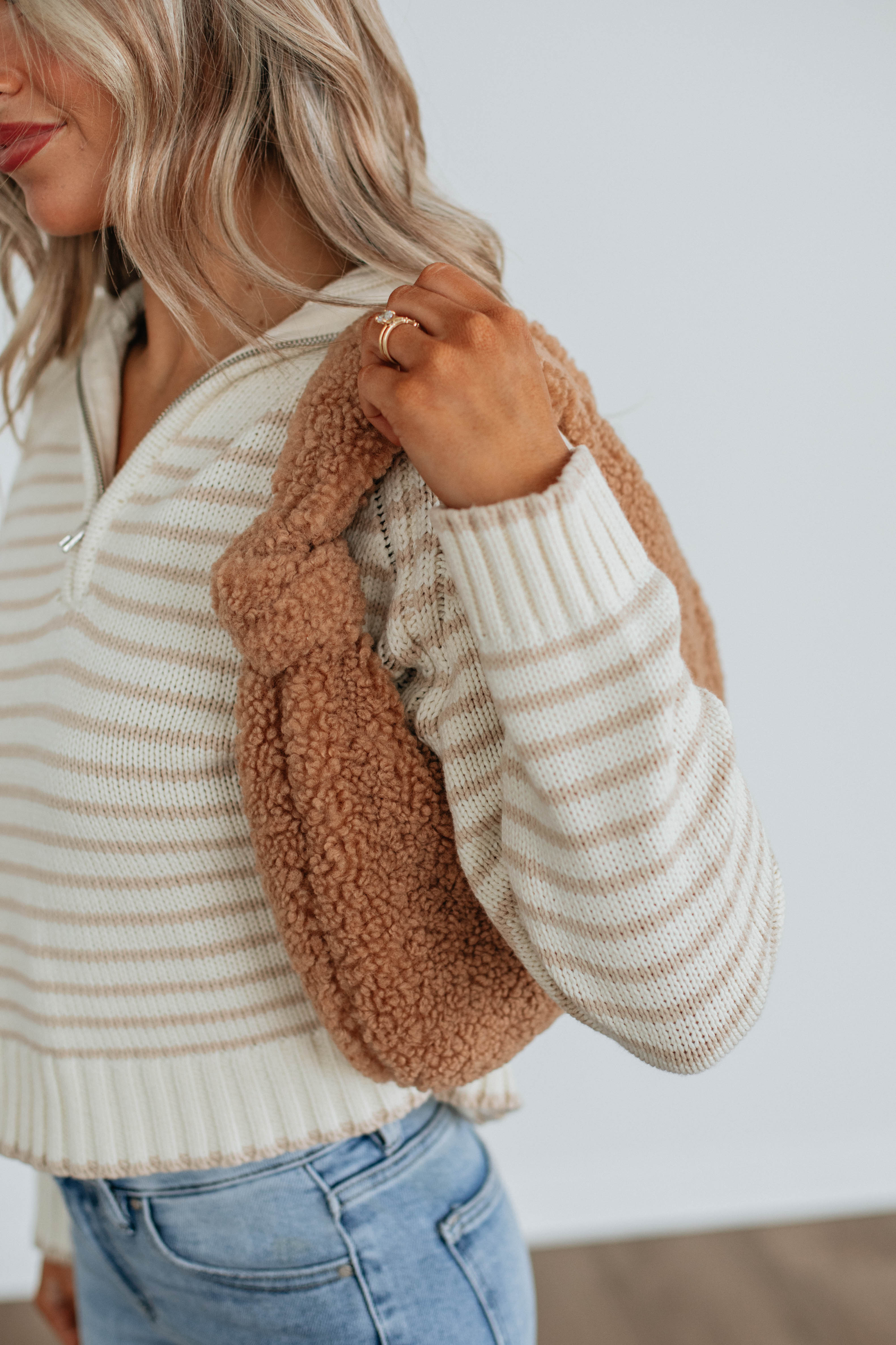 Cozy Touch Sherpa Bag - Soft & Warm Winter Shoulder Bag for Women & Men - Perfect for Travel, Work & Outdoor Activities