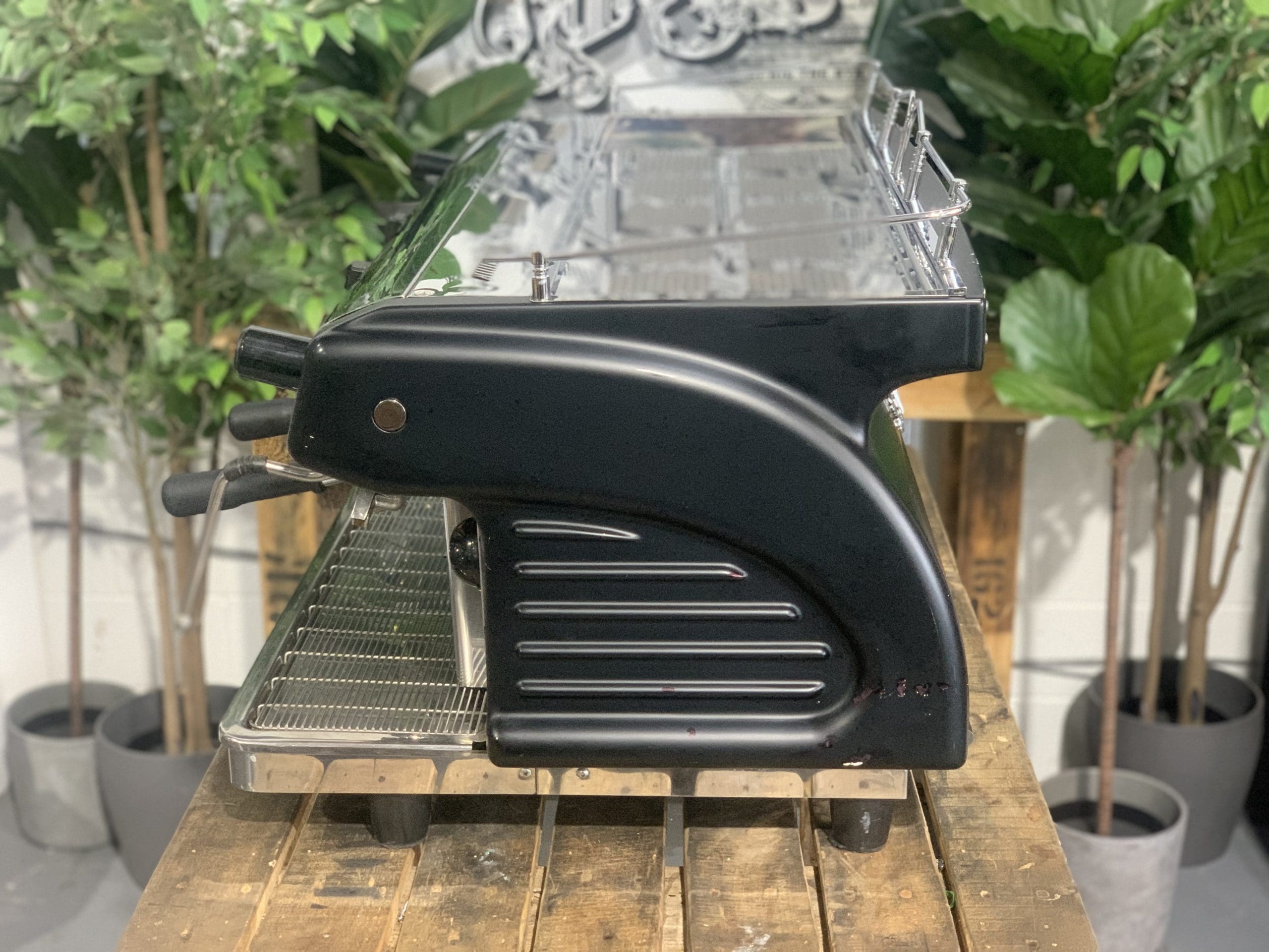 Expobar Ruggero 3 Group Commercial Espresso Machine - Black - Perfect for Coffee Shops, Restaurants & Offices