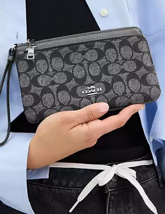 Coach Double Zip Wallet in Signature Canvas - Stylish & Durable Crossbody Wallet for Women - Perfect for Travel, Shopping & Everyday Use