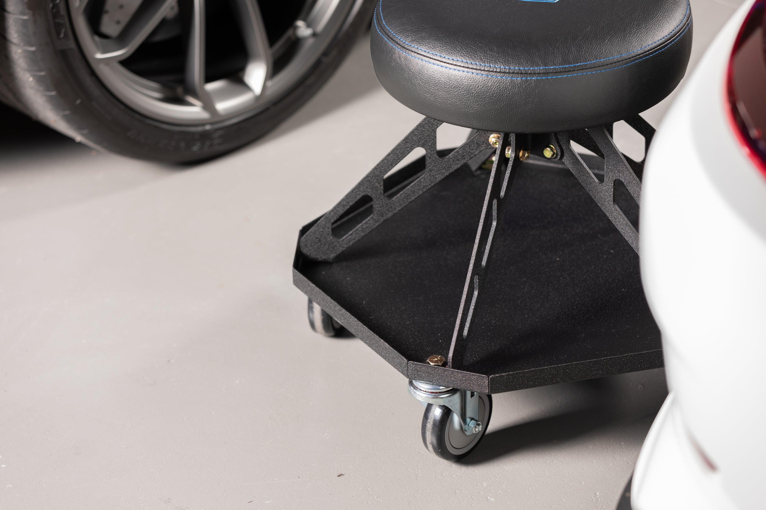 Vyper Chair - Heavy Duty Steel Frame Ergonomic Office Chair for Home & Work - Perfect for Gaming, Studying, and Long Work Sessions