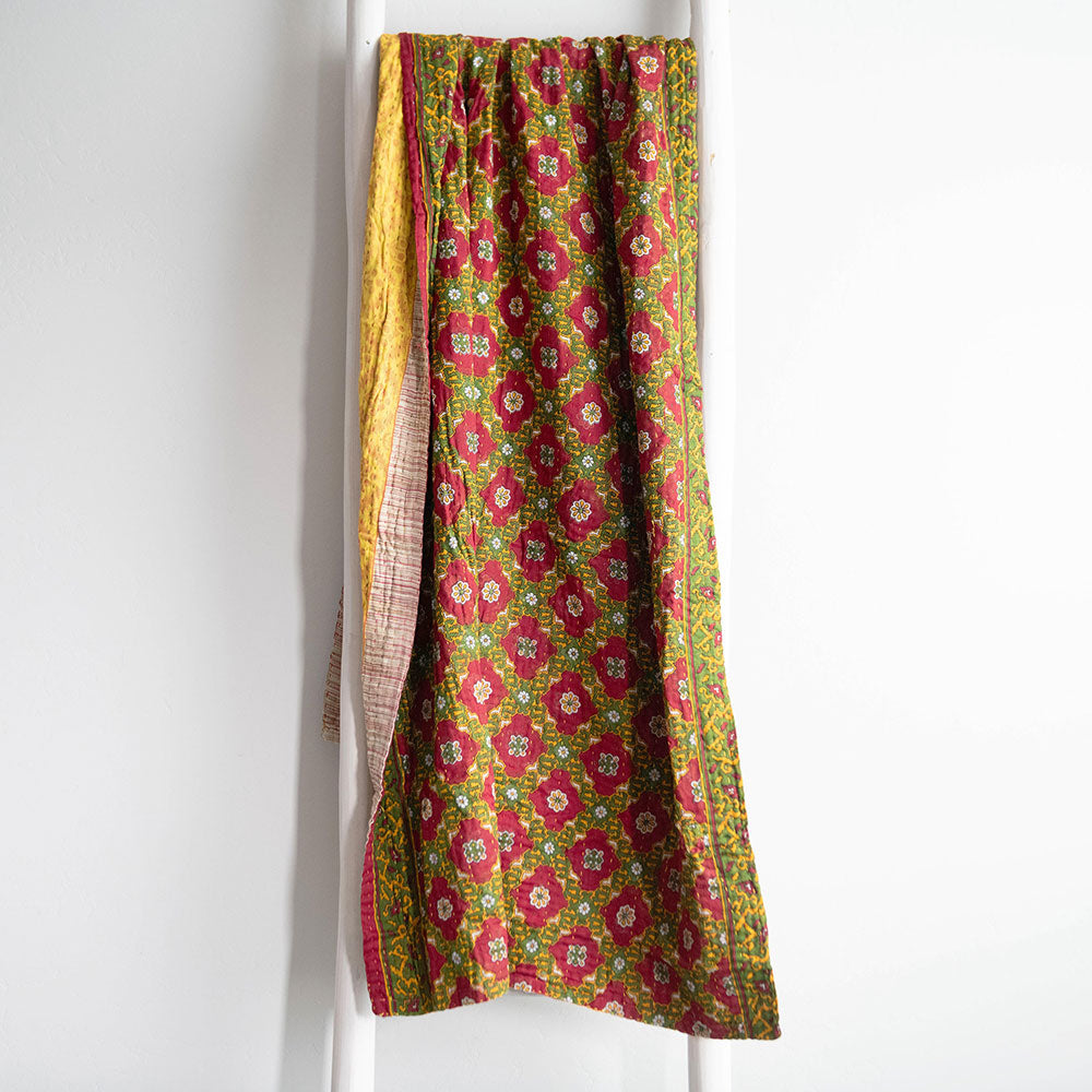 Handmade Kantha Quilt KT5771 - Unique Boho Chic Bedspread, Lightweight Summer Blanket for Bedroom Decor, Perfect for Cozy Nights and Boho Home Styling