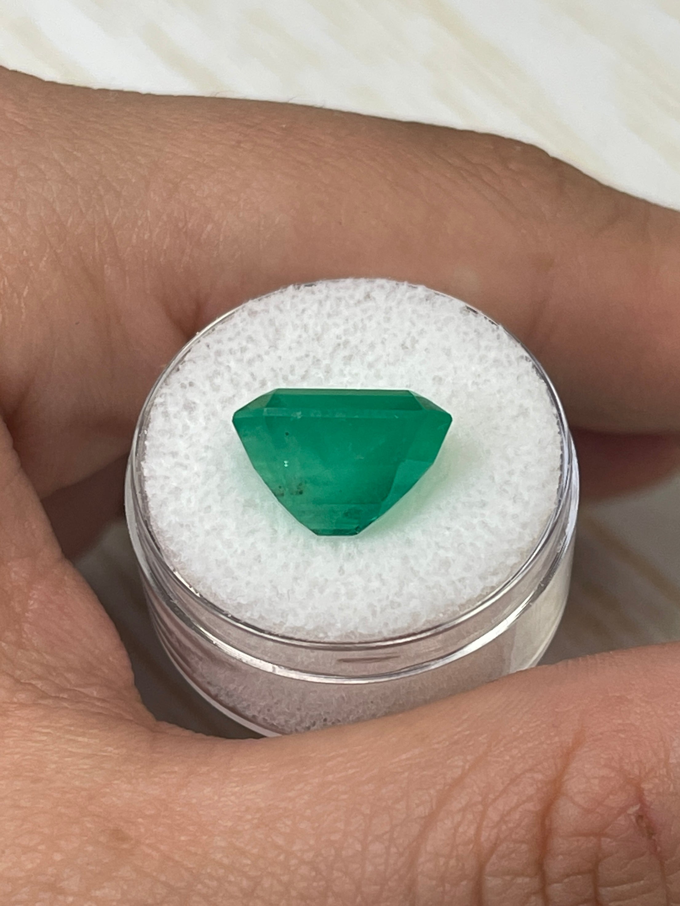 9.28 Carat 13x11mm Yellowish Green Emerald Cut Loose Colombian Emerald Gemstone for Jewelry Making - Perfect for Rings, Necklaces & Engagement Rings