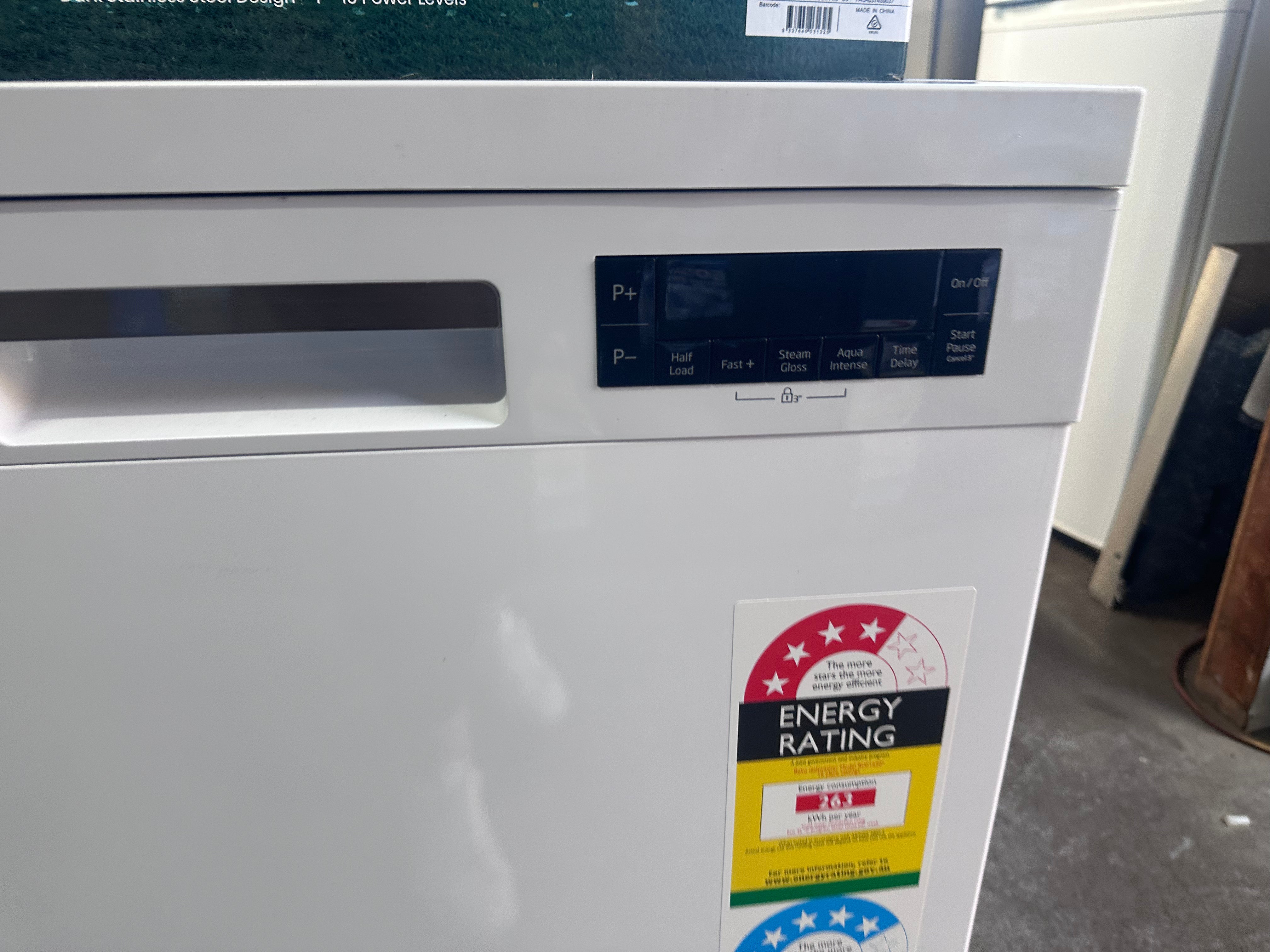 Beko BDF1620W 16 Place Setting Dishwasher - Factory Second | Energy Efficient, Quiet Operation for Large Families & Entertaining | Perfect for Kitchens, Restaurants & Catering Businesses