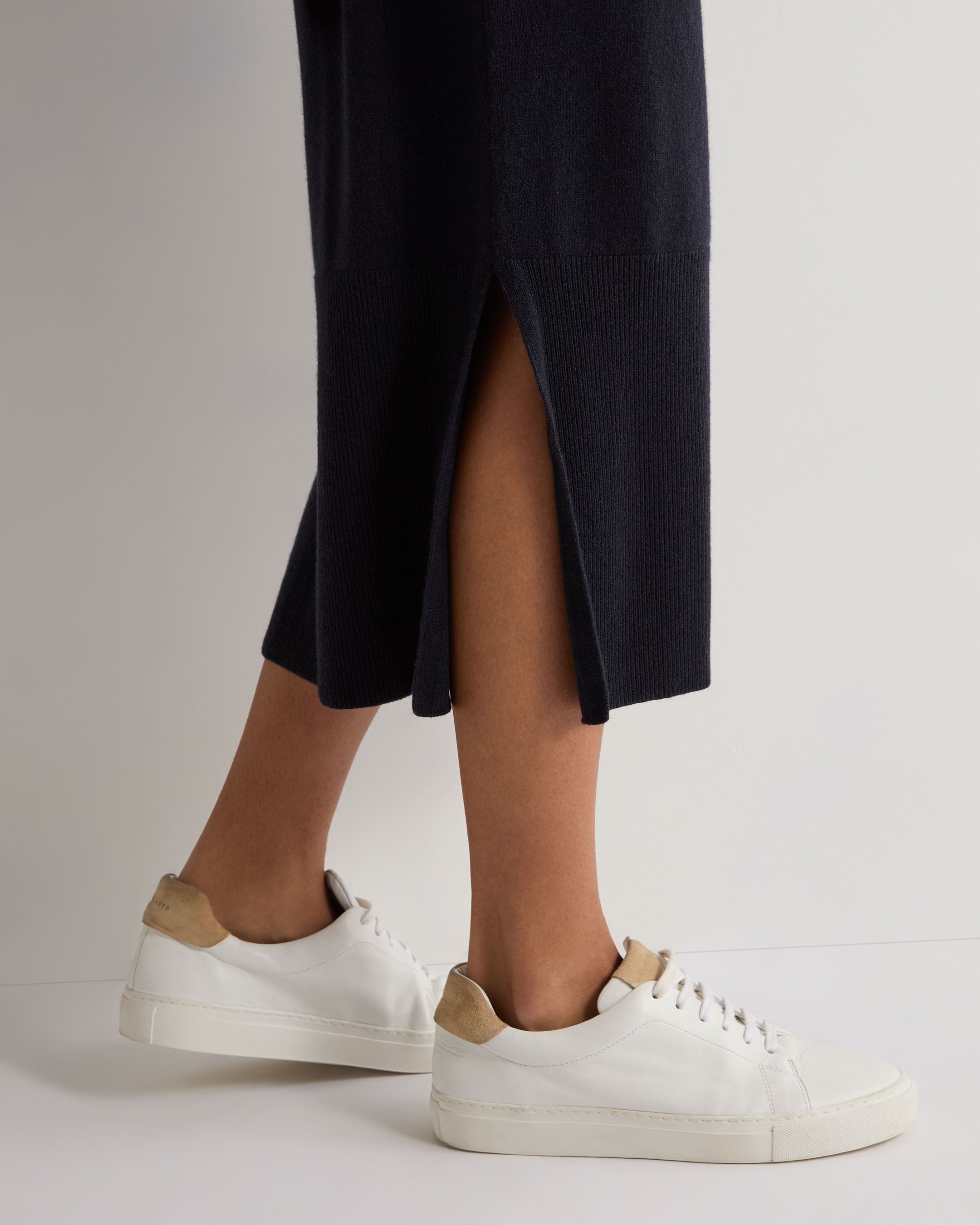 Luxury Women's Straight Cashmere Skirt - Navy Blue | Soft & Warm Winter Skirt for Office, Party & Formal Occasions